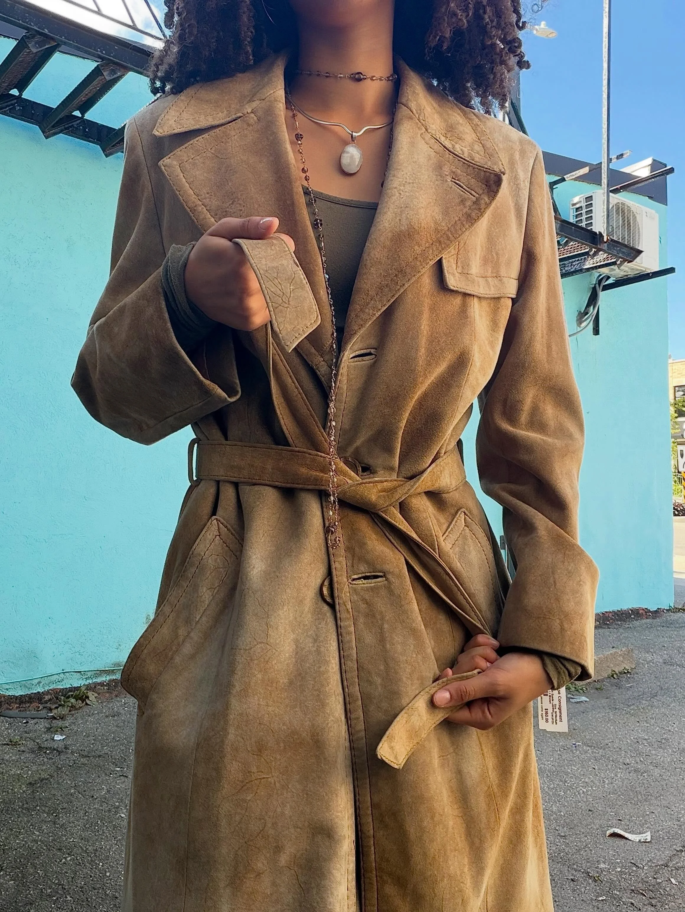 ROBERT CHERMIN SUEDE LEATHER JACKET😍🌹 size: medium ($160.00) Dm for more information!  #shop#shopvintage#shopsmall