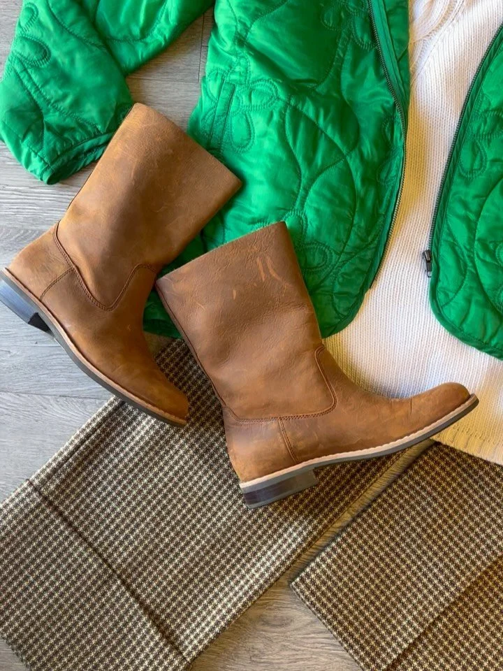 Fall hiking fit inspo 🍂🍃 price details below 

Wool blend sweater size sm/med $55
The great floral jacket size med $99
Frnch pants size 26&rdquo; $99
Roots boots size 7 $87
Cotopaxi Danny pack $48