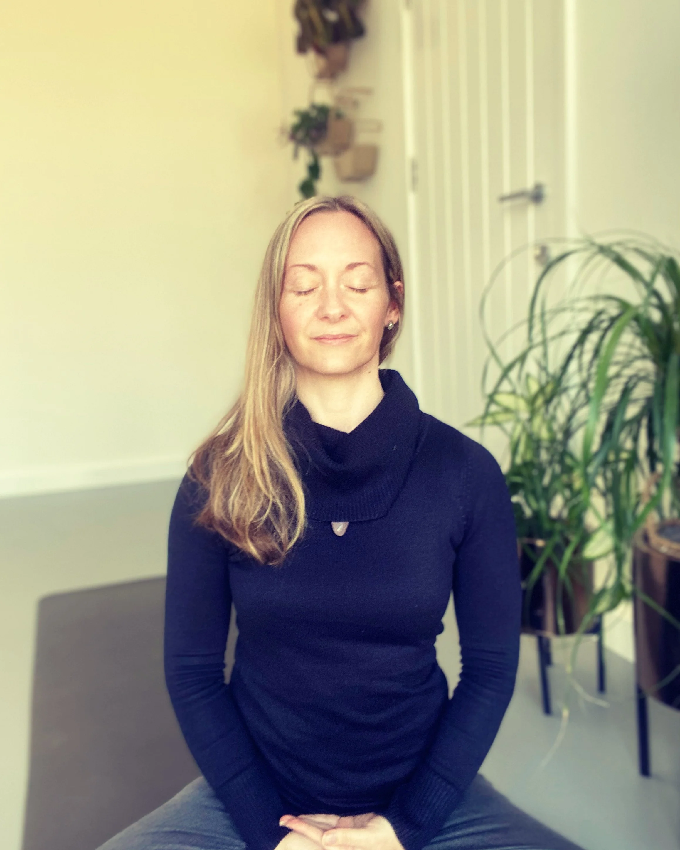 Why So Much Wellness Content Sounds the Same Right Now (and why that isn’t a personal failure )