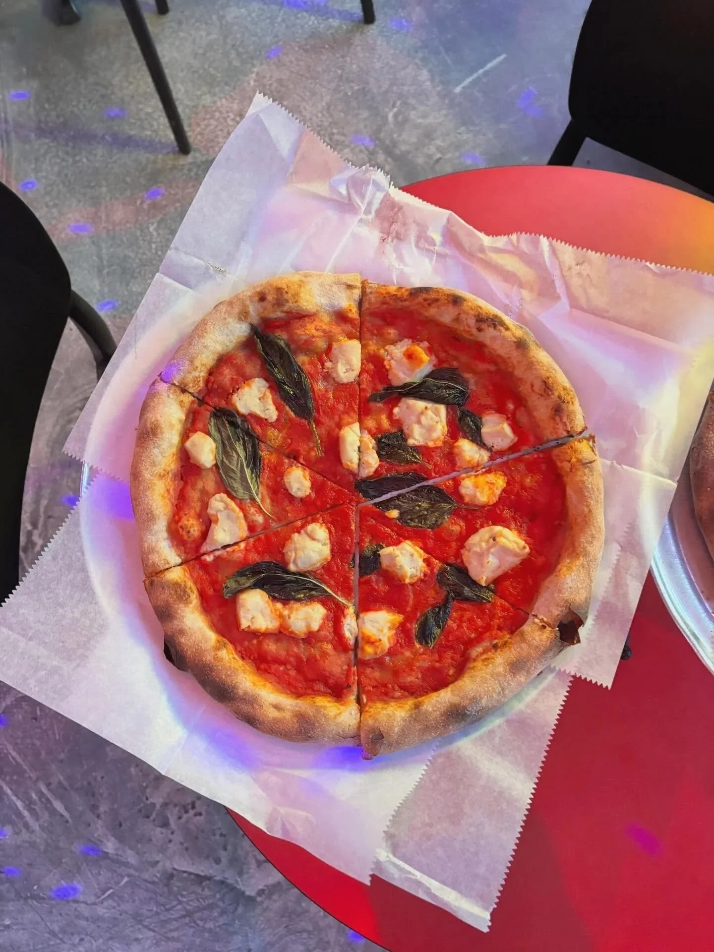 Margherita pizza - Pizza Bones