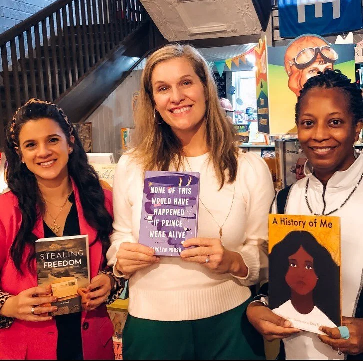A couple of the wonderful authors I met @southmainbookcompany event today! 📚✨

&bull;&bull;&bull;

#stealingfreedom #stealingfreedombook #sylvialeontaritis #coverlove #yahistoricalfiction #greekhistory #bookstagram #ireadya #kalymnos #resist #greece