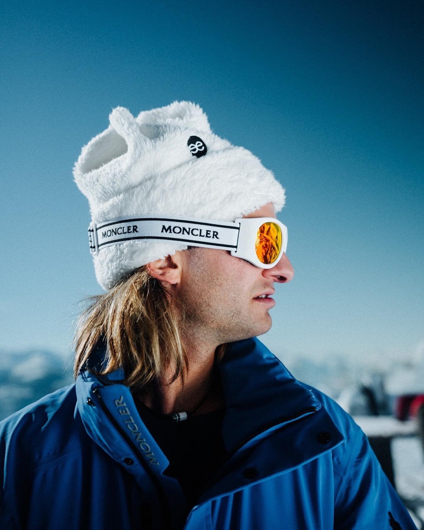 In partnership with snowboarder and singer @patburgener, WABS introduced a one-of-a-kind concept to promote Moncler&rsquo;s iconic pop-up store at Chetzeron hotel, Crans-Montana🇨🇭 

The collaboration brought forth a unique approach to promoting thi