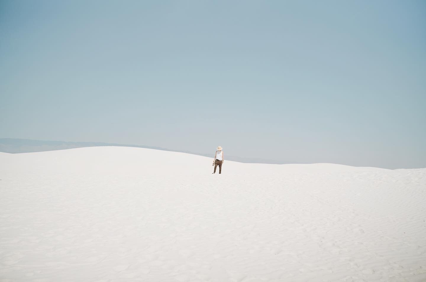 @ronitlee alone at the #whitesandsnationalpark in #newmexico #leica