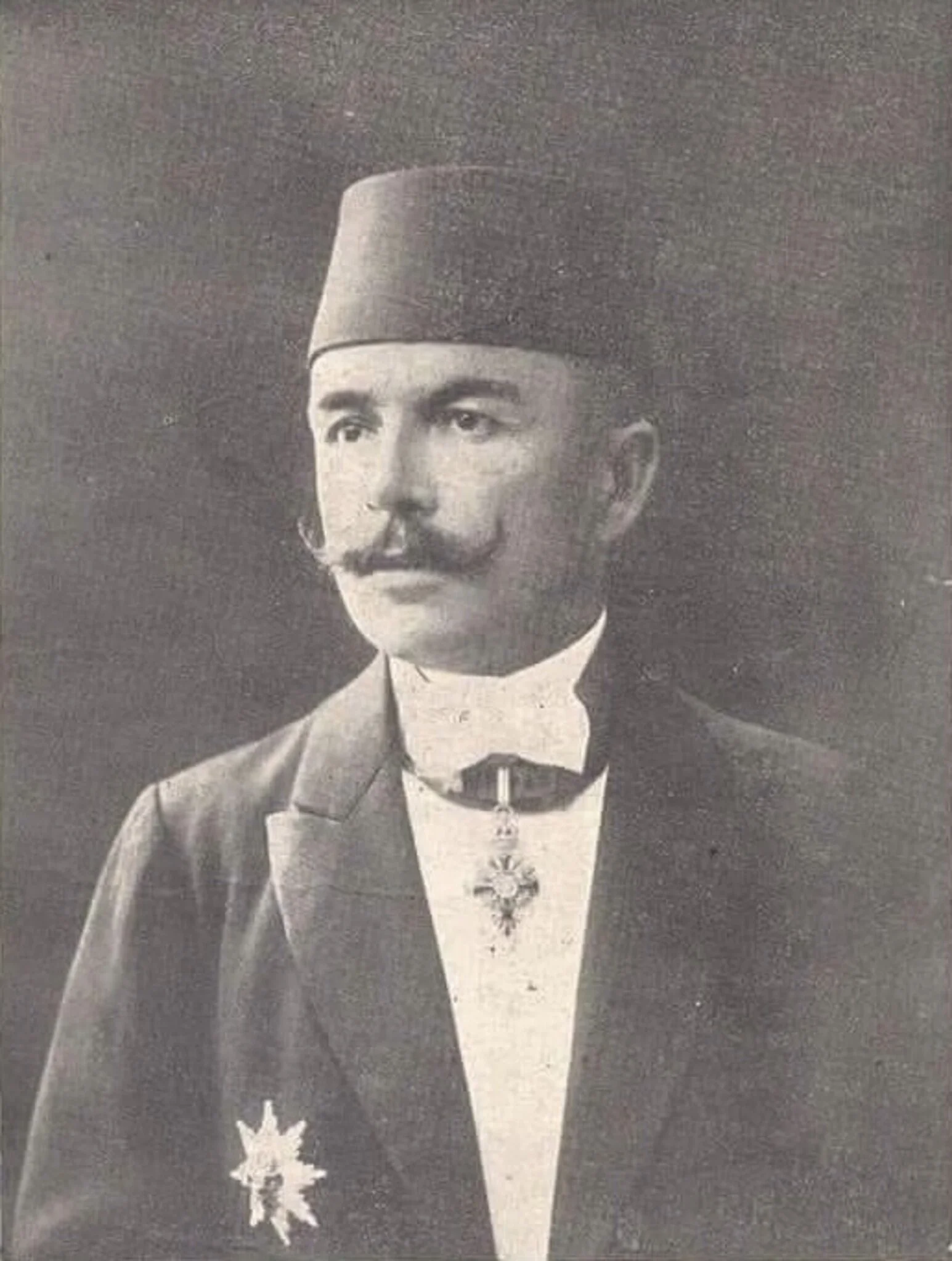 General 1 — POD NEBOM VEDRE VJERE - Islam i Evropa u iskustvu Bosne