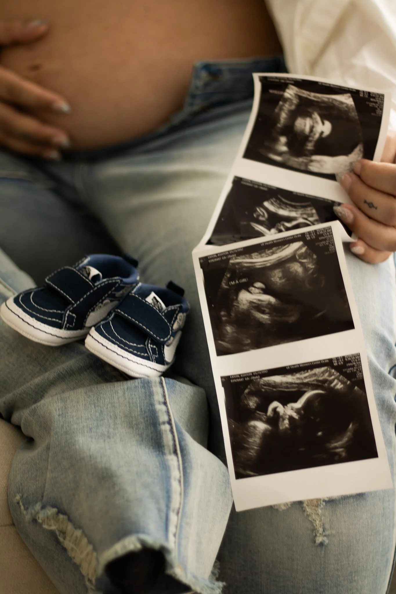 When Should You Schedule Your Maternity Photos?