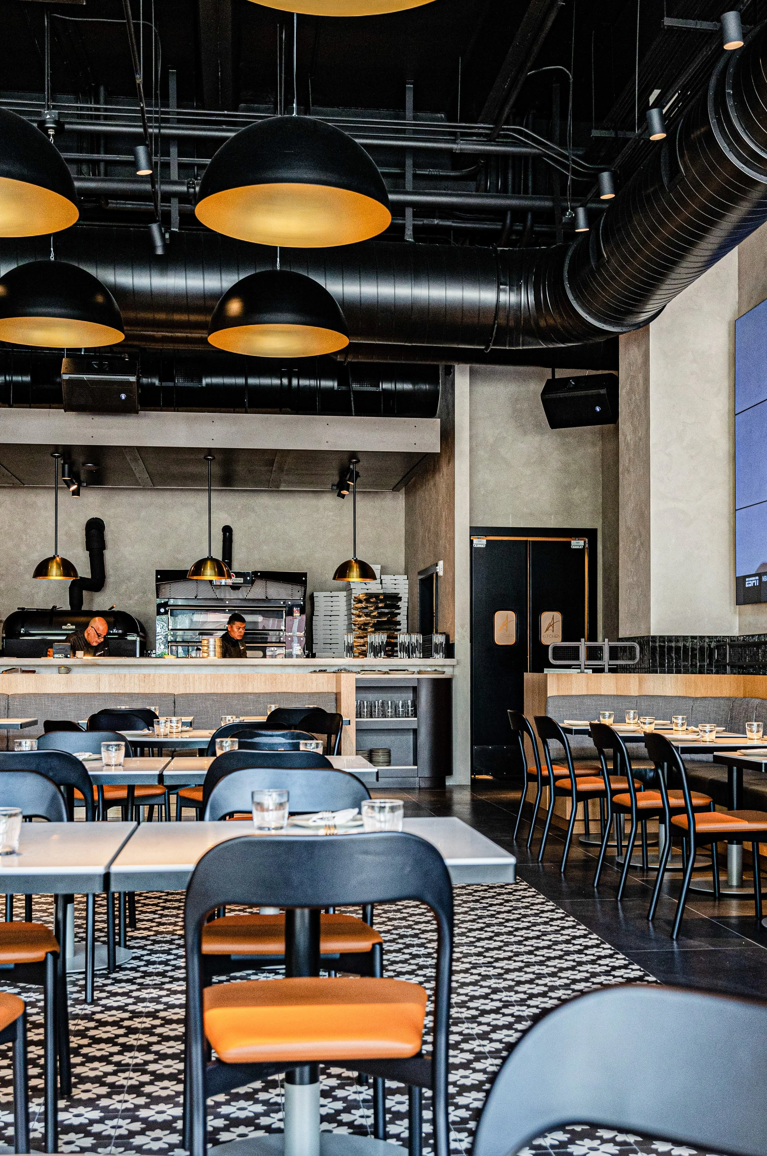 Simply Tables_Adrienne_s Pizzabar-02.jpg