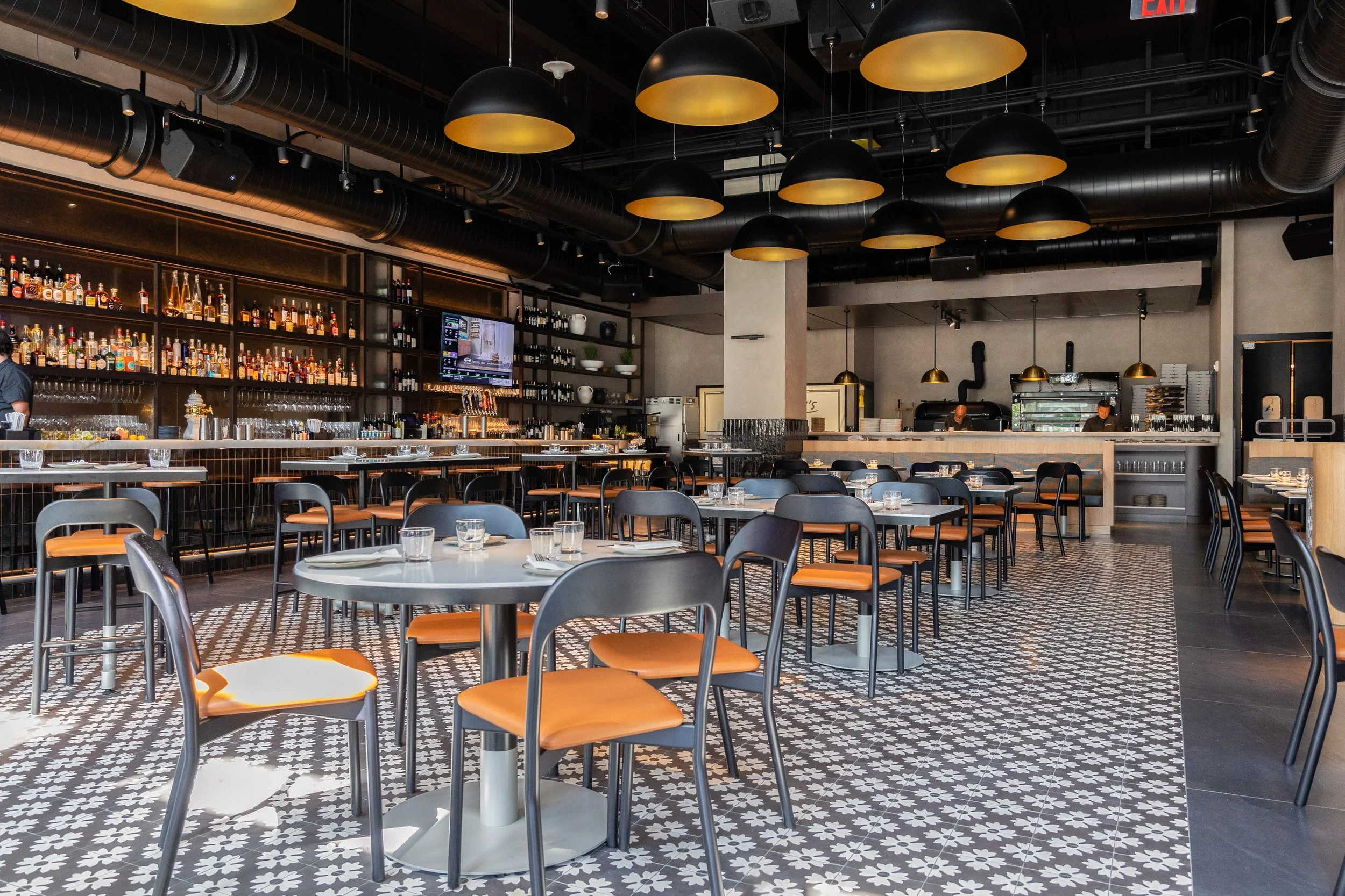 Simply Tables_Adrienne_s Pizzabar-01.jpg