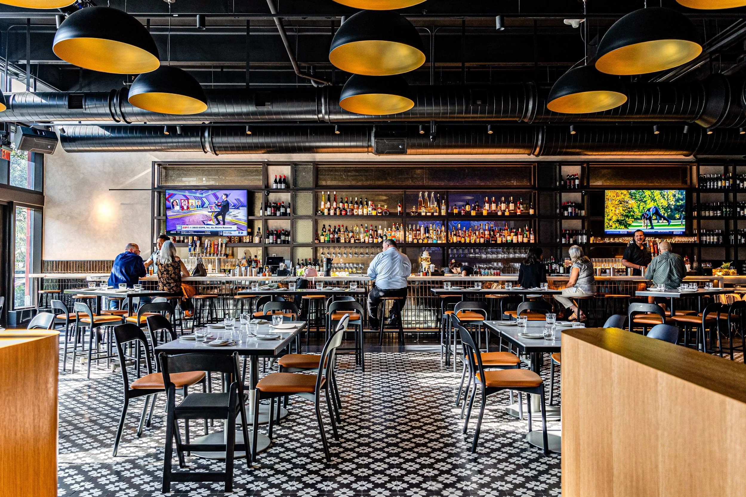 Simply Tables_Adrienne_s Pizzabar-09.jpg