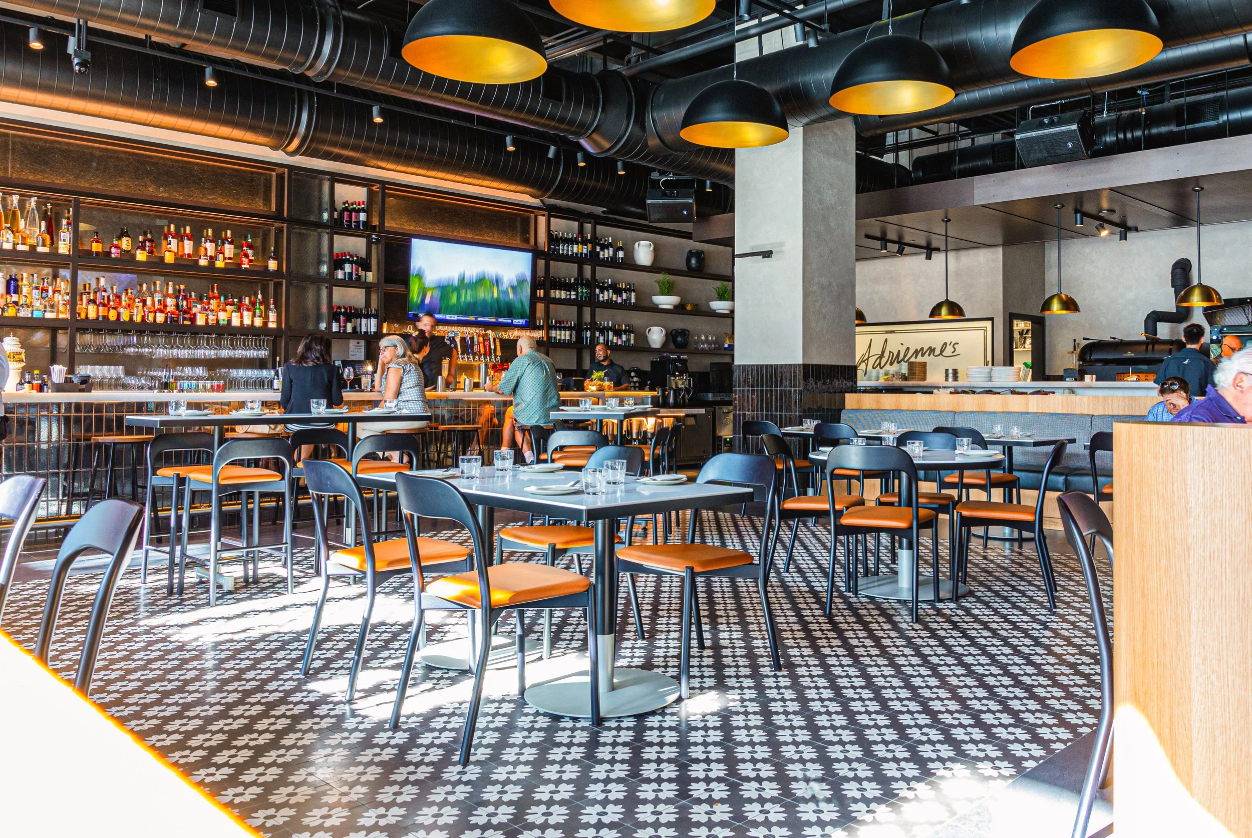 Simply Tables_Adrienne_s Pizzabar-06.jpg