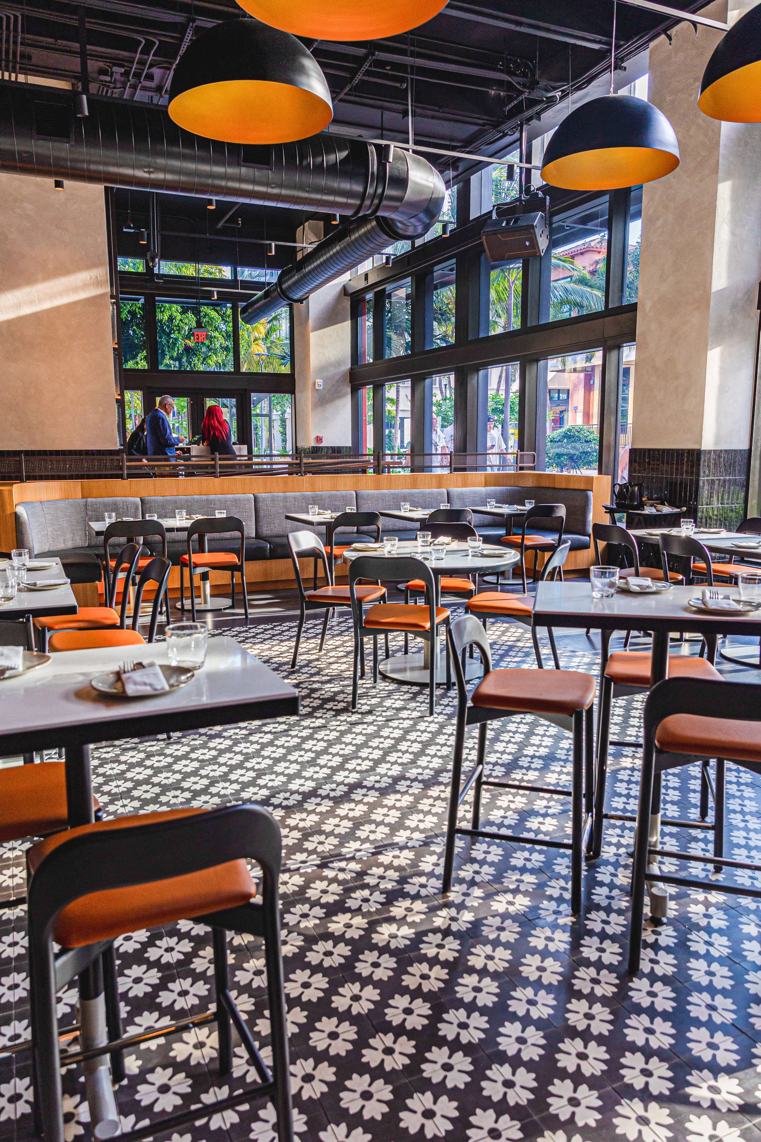 Simply Tables_Adrienne_s Pizzabar-03.jpg