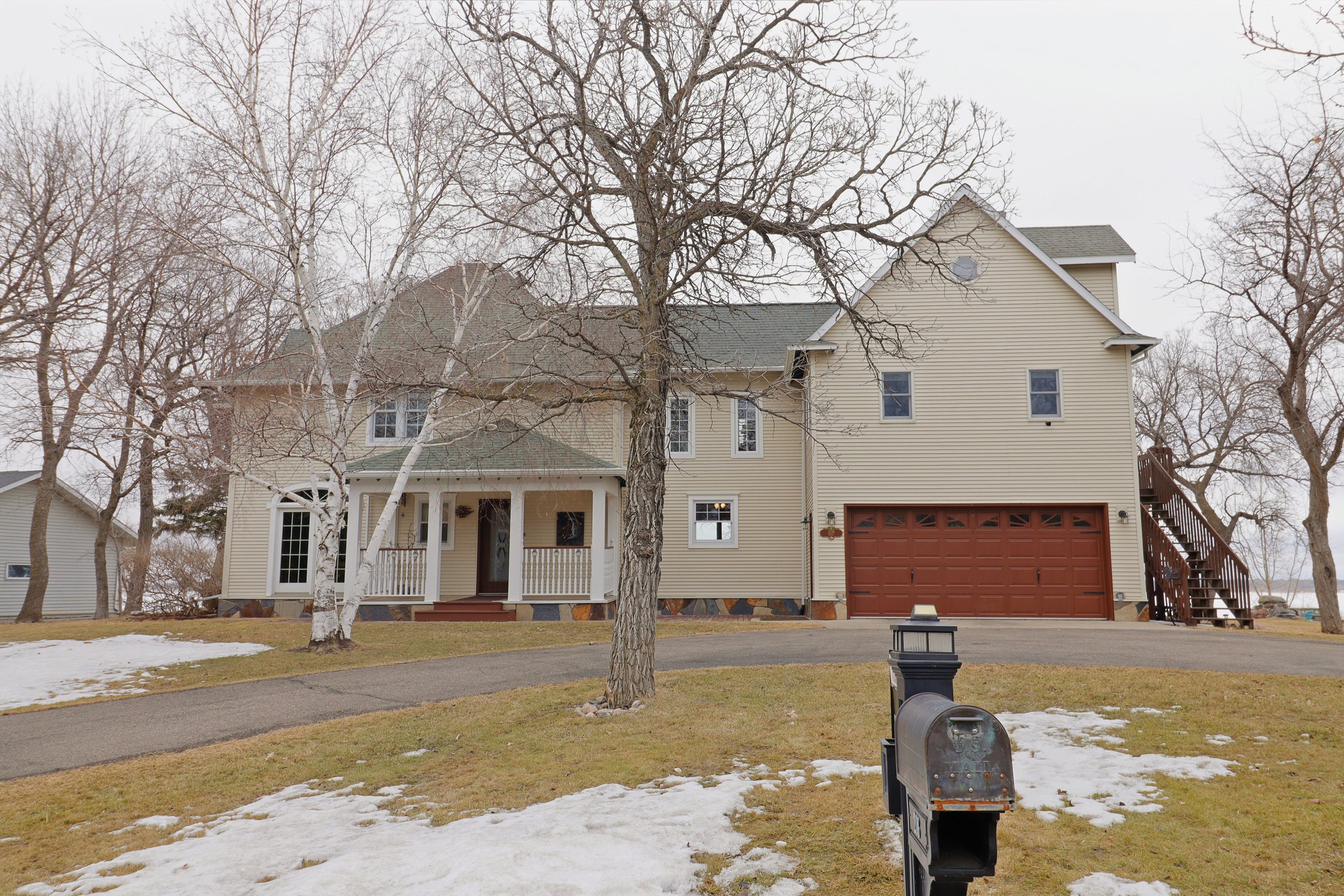 208 Creel Ridge Rd, $850,000 Plus double garage with bonus above!