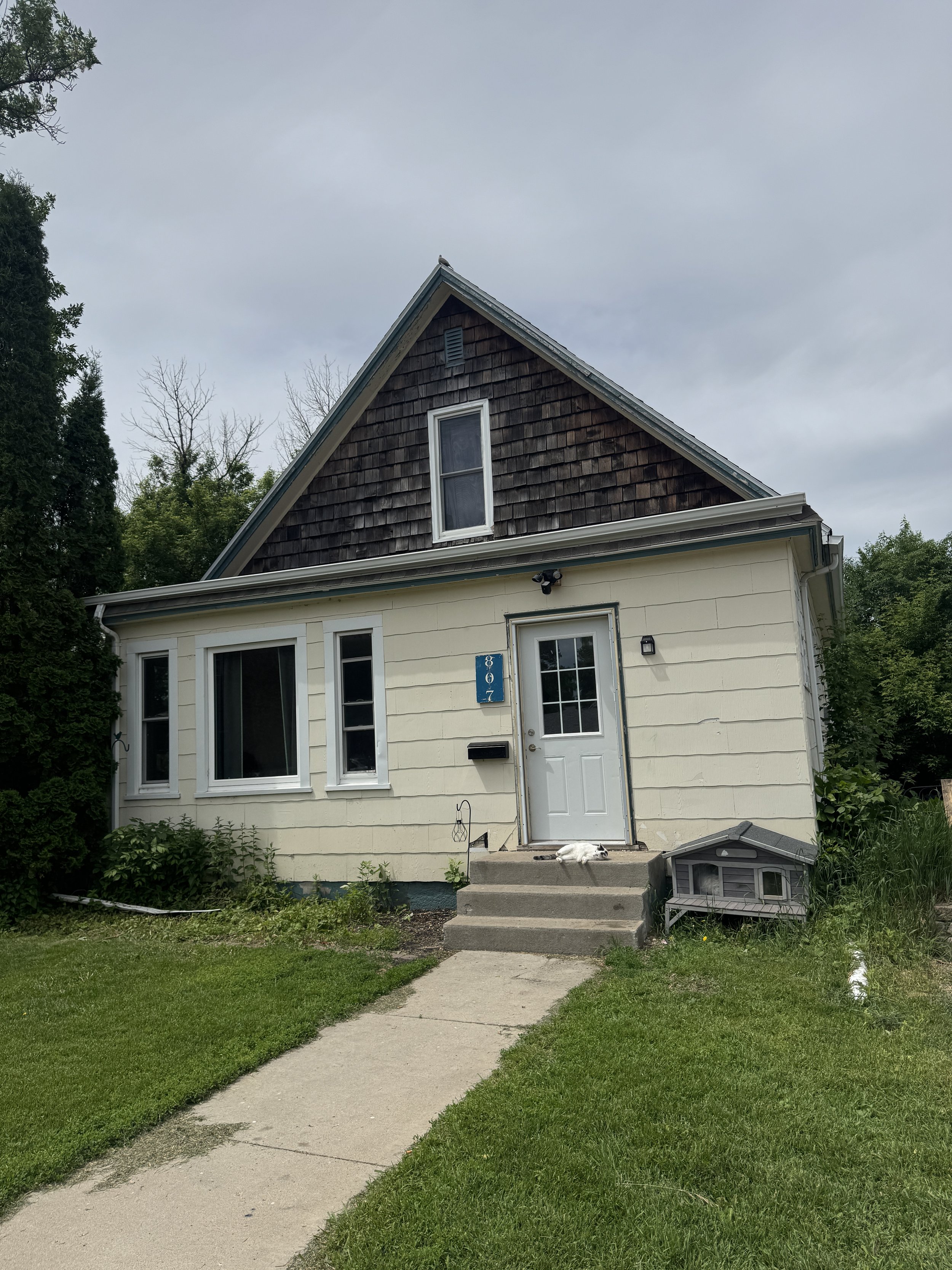 807 4th Ave NE Devils Lake, ND 58301 $104,900