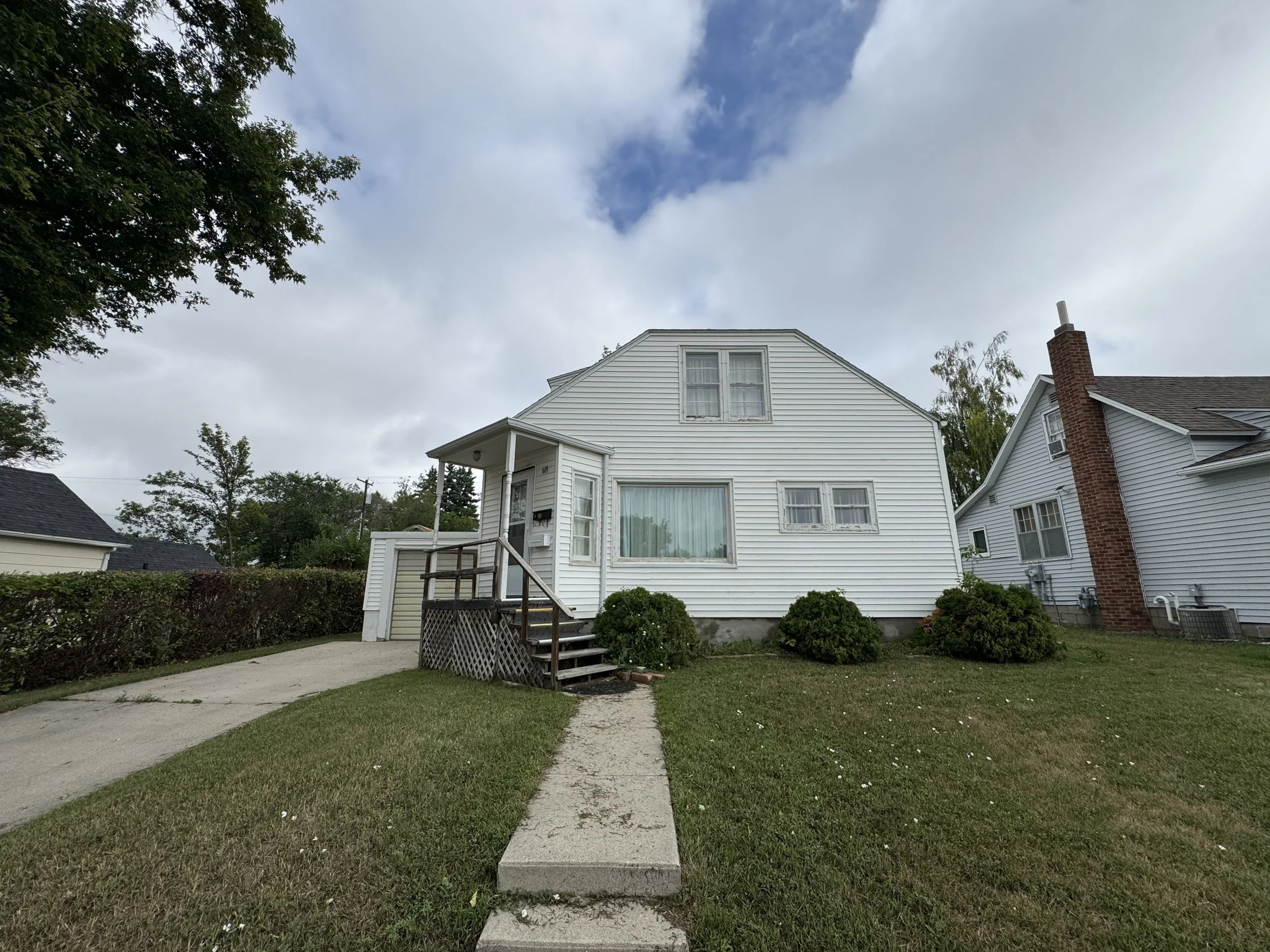 619 1st St NE Devils Lake $105,900 *PENDING*