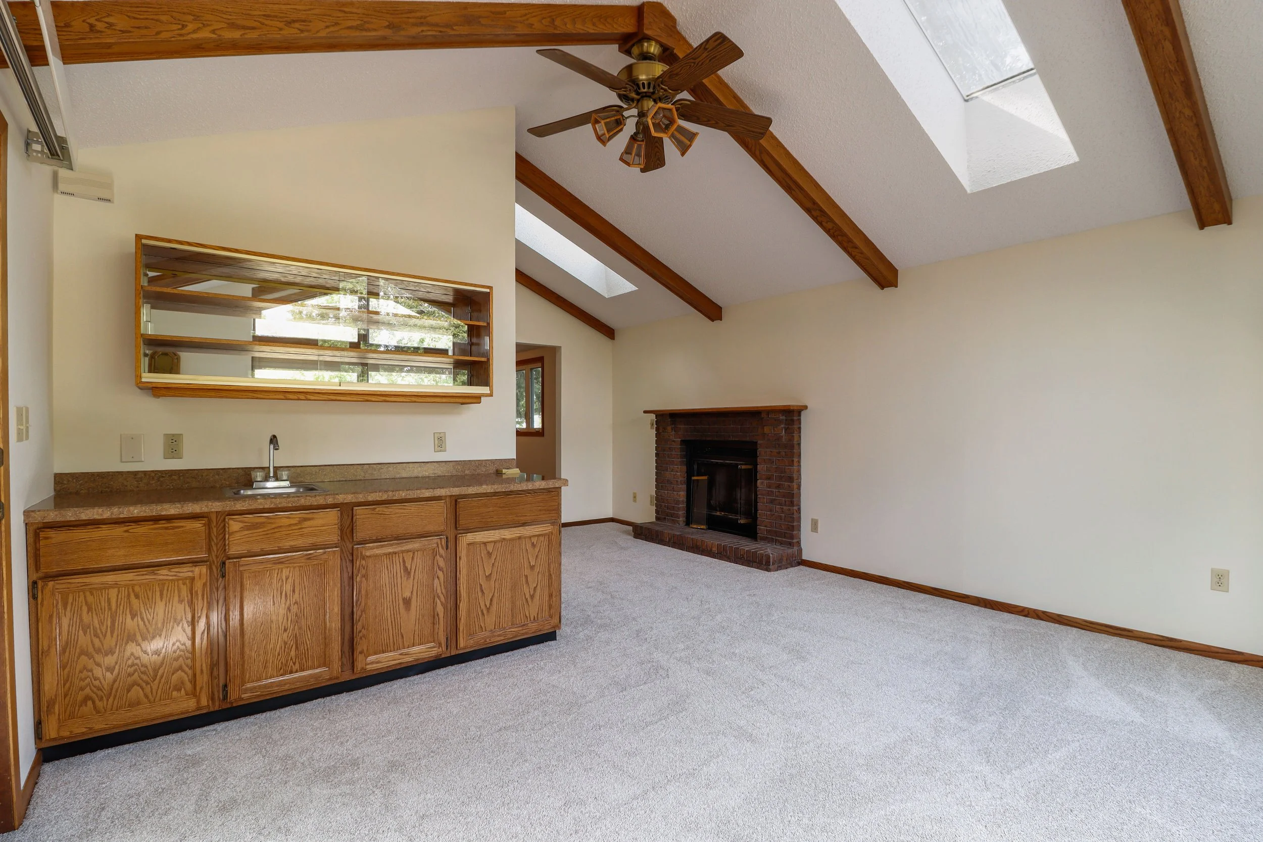 2320Hwy20-14.jpg