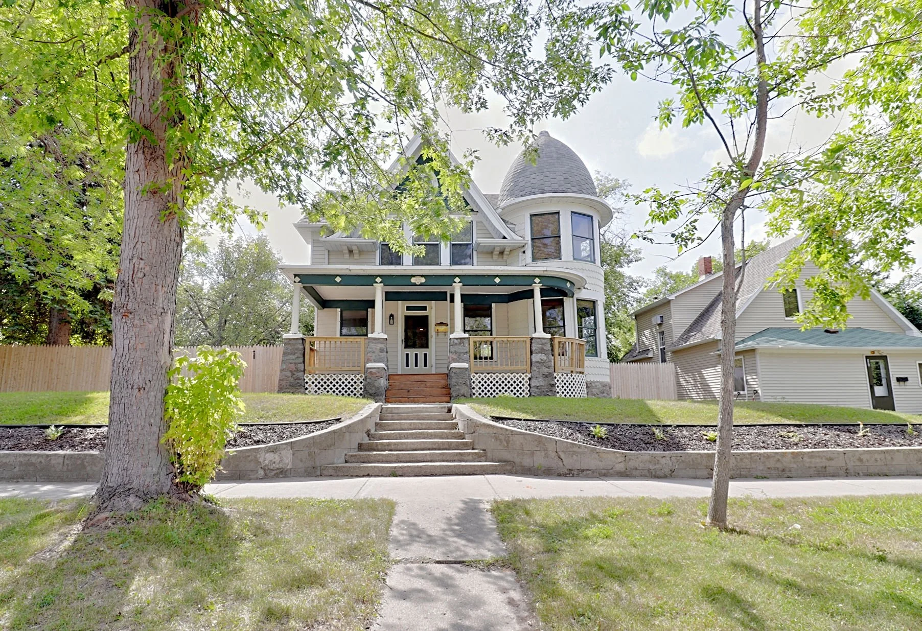 822 5th St NE, Devils Lake, ND $315,000