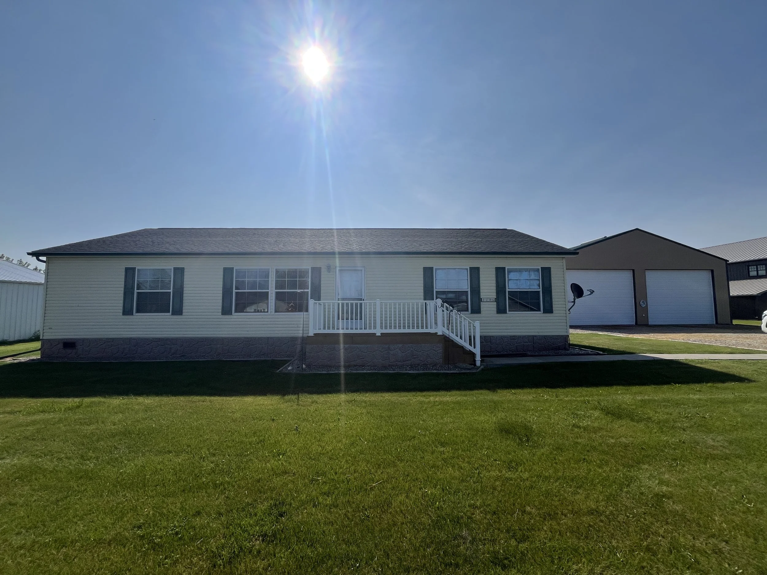 1106 Prariewood Ln, Warwick, ND $279,000