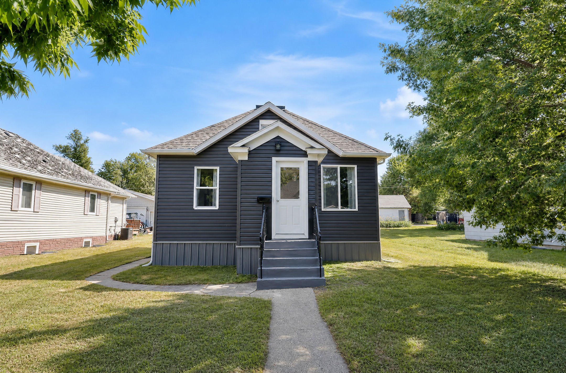906 7th St NE Devils Lake, ND 58301 $179,900