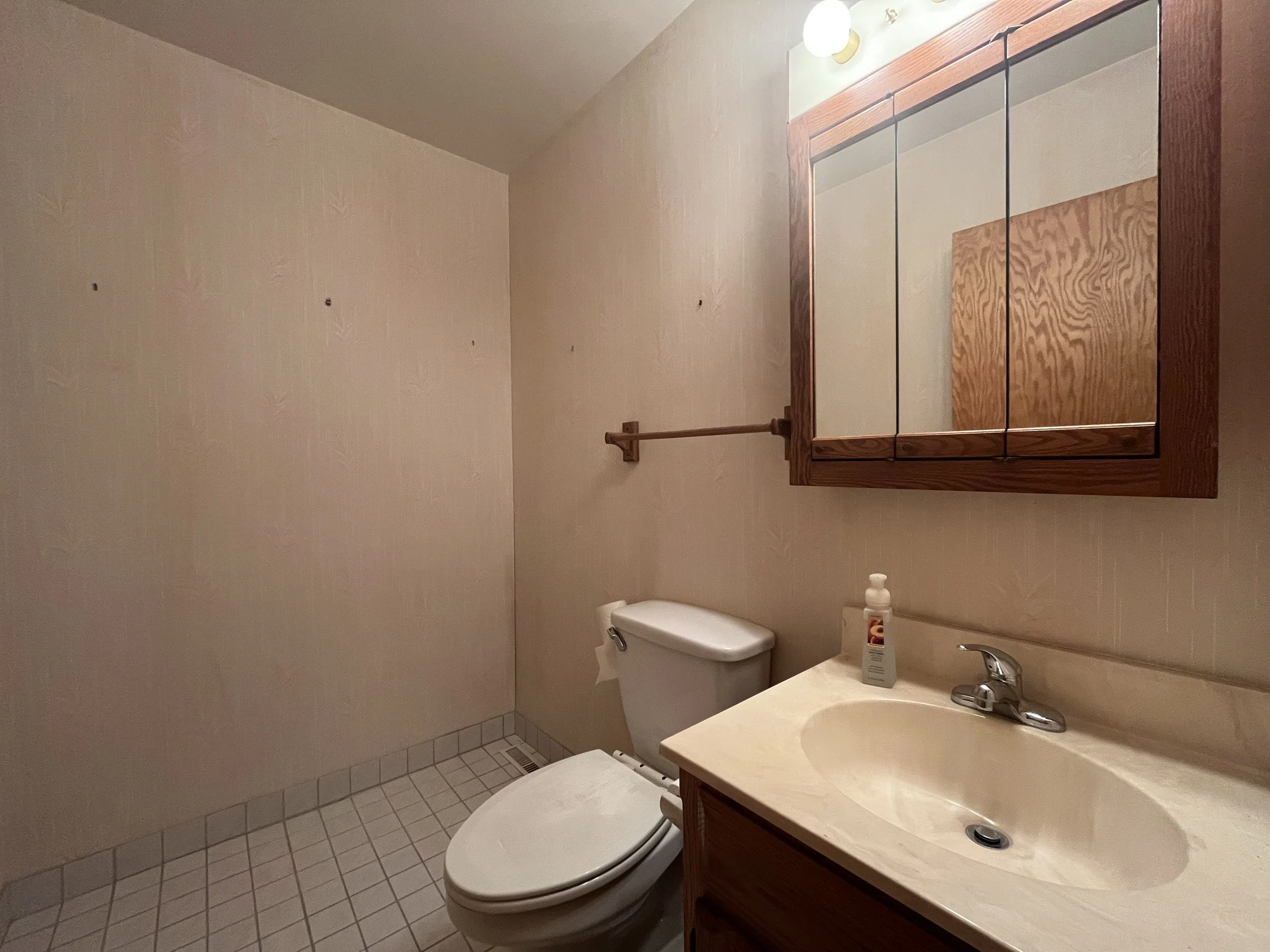 1/2 bathroom