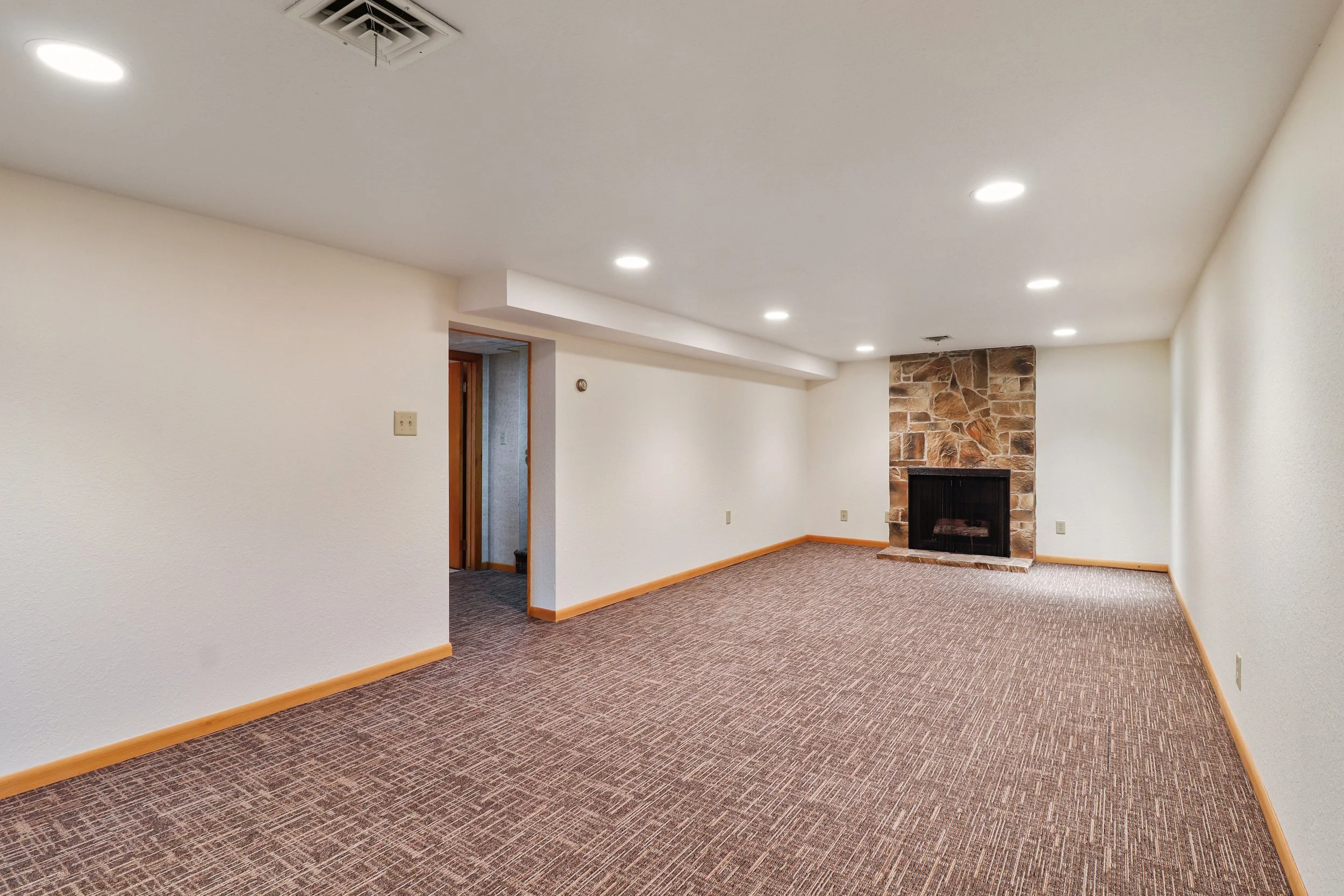 2320Hwy20-28.jpg