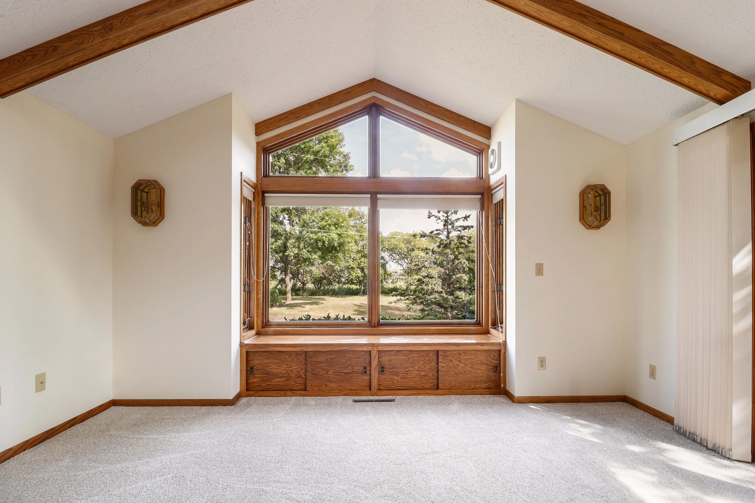 2320Hwy20-11.jpg