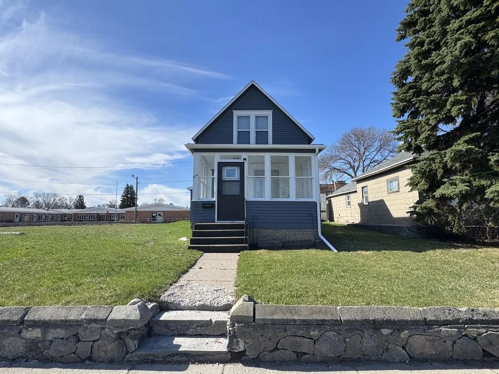 614 4th St NE Devils Lake, ND $119,900