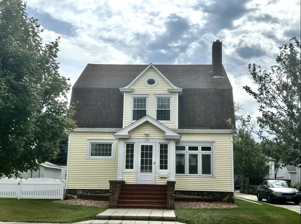 316  7th St NE  $375,900