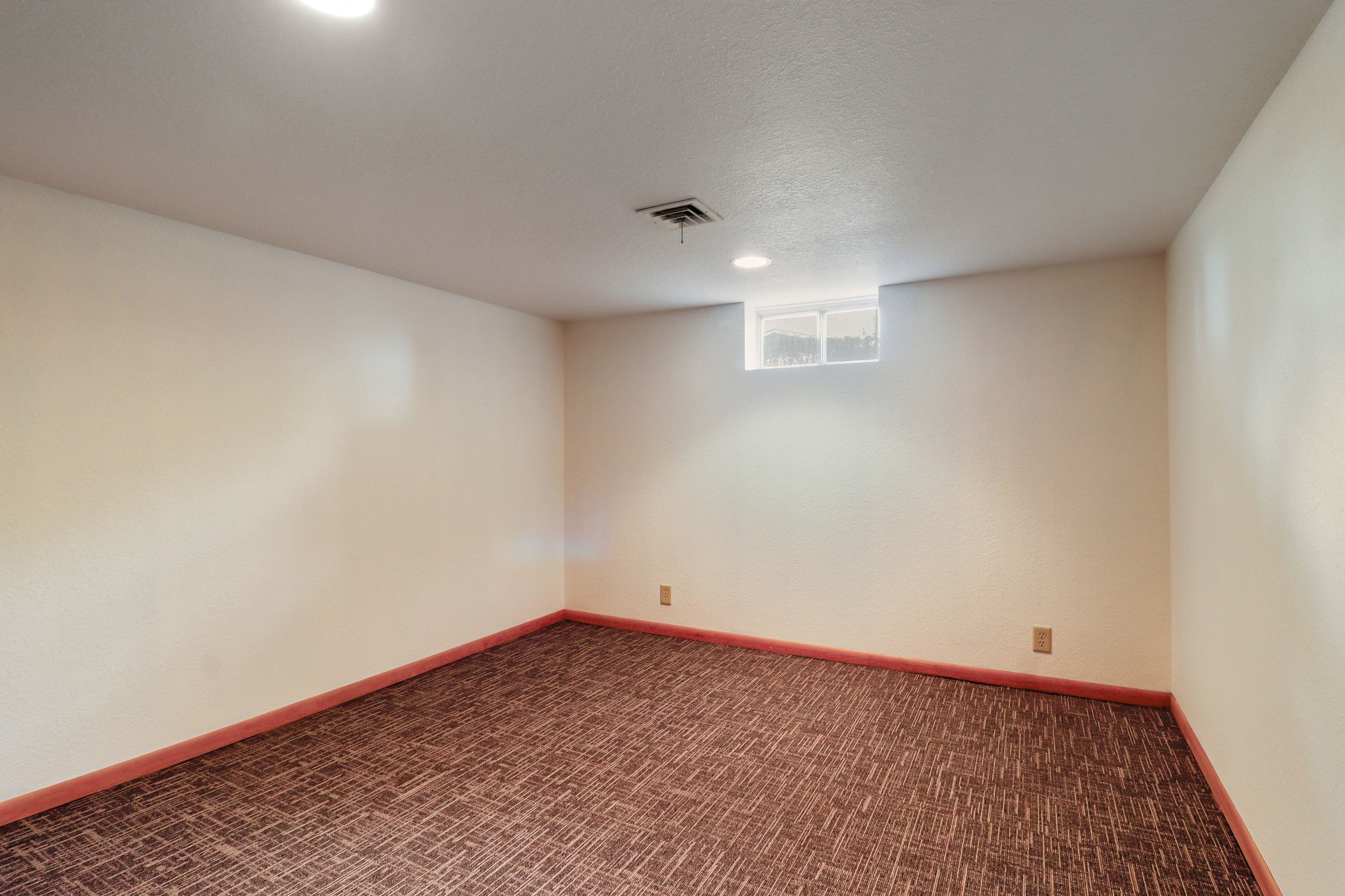 2320Hwy20-30.jpg