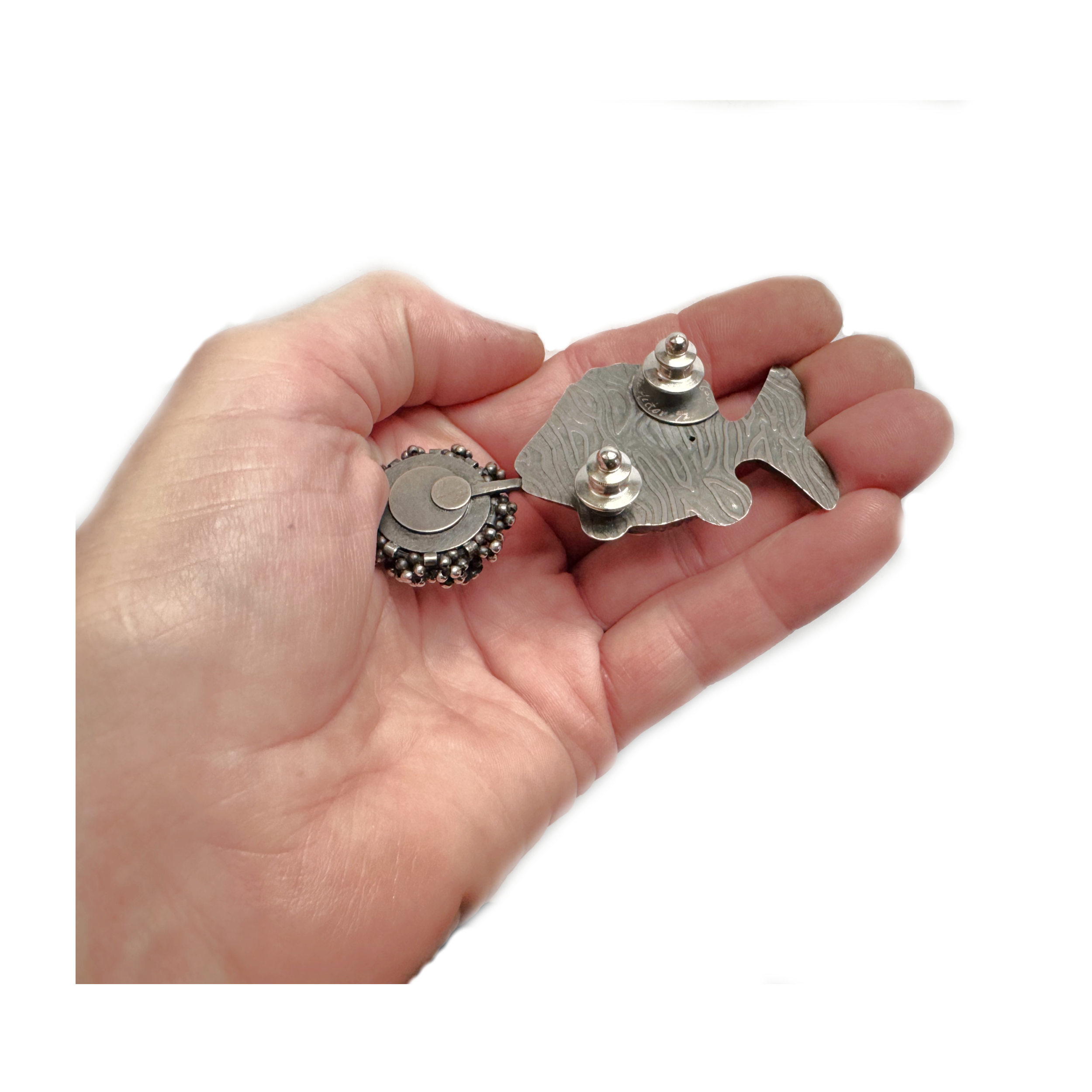 Fish Bubble Brooch Image 3.png