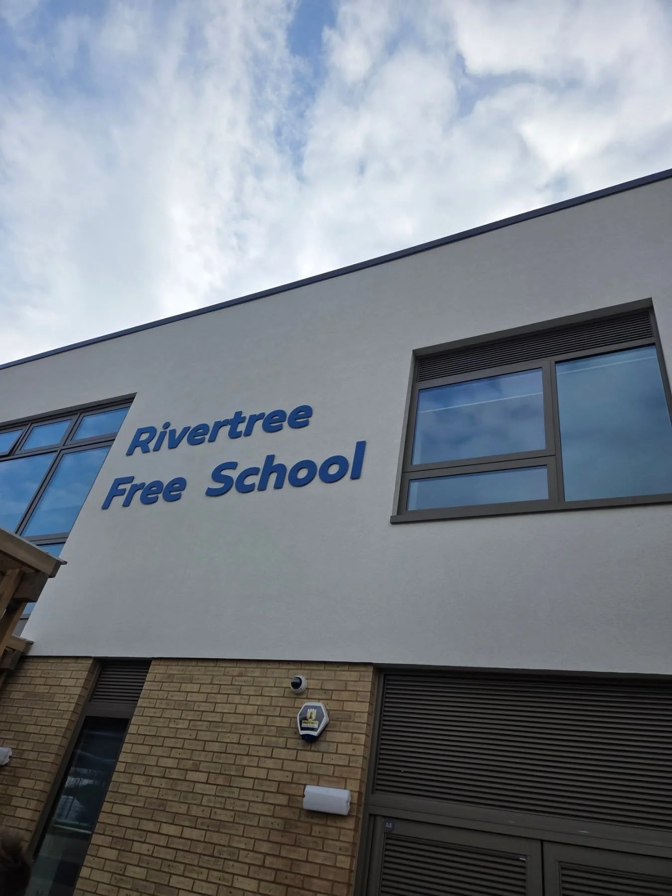 We had a great day providing taster sessions at Rivertree Free School today!

Looking forward to some of the students accessing the gym in the future 💪 😀 

Big thanks to Mr Taylor for inviting us in!