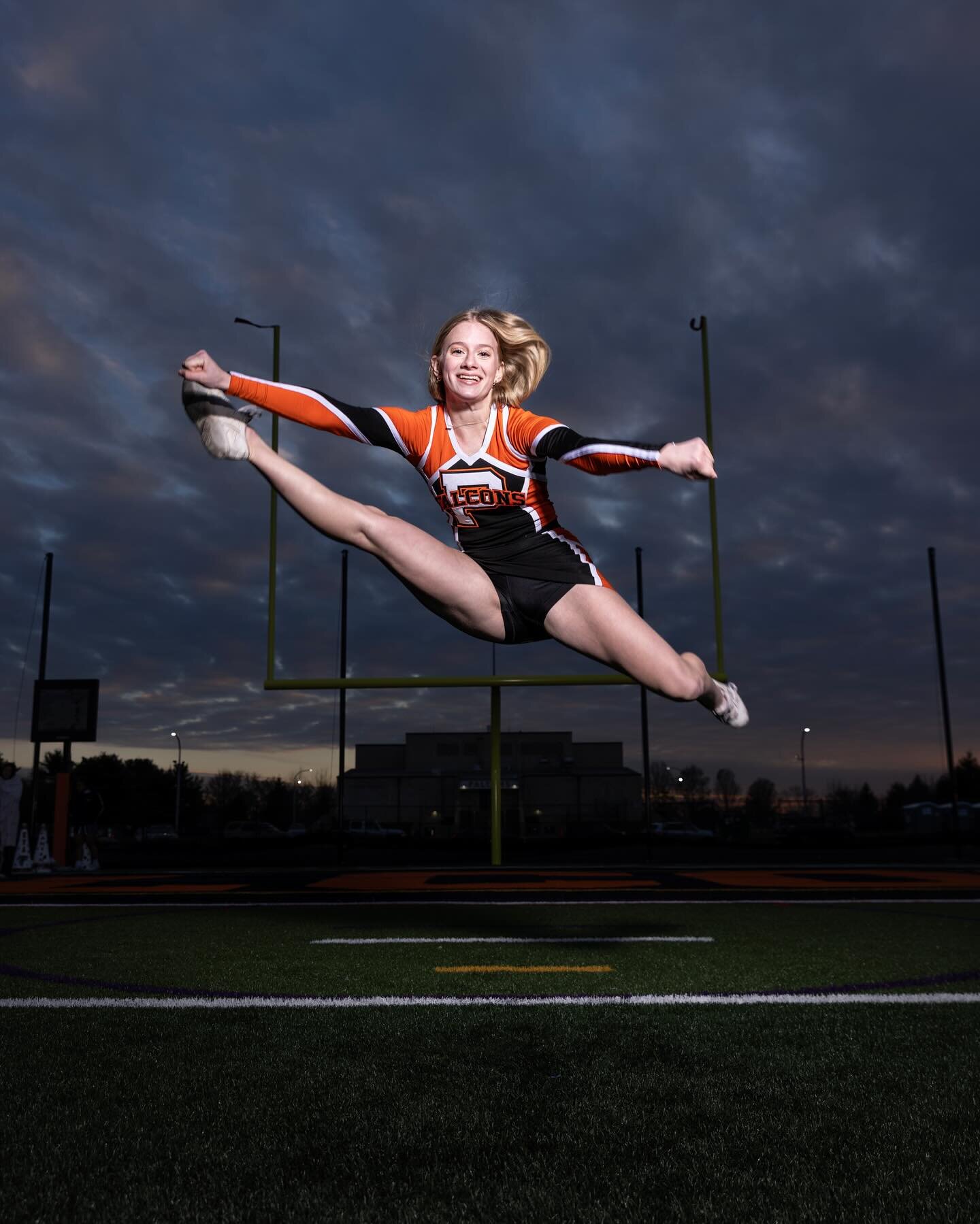 Pennsbury Cheer Class of 2024 

#cheer #cheerleading #highschoolcheer #canon #westcottlighting #sportportrait #ocf