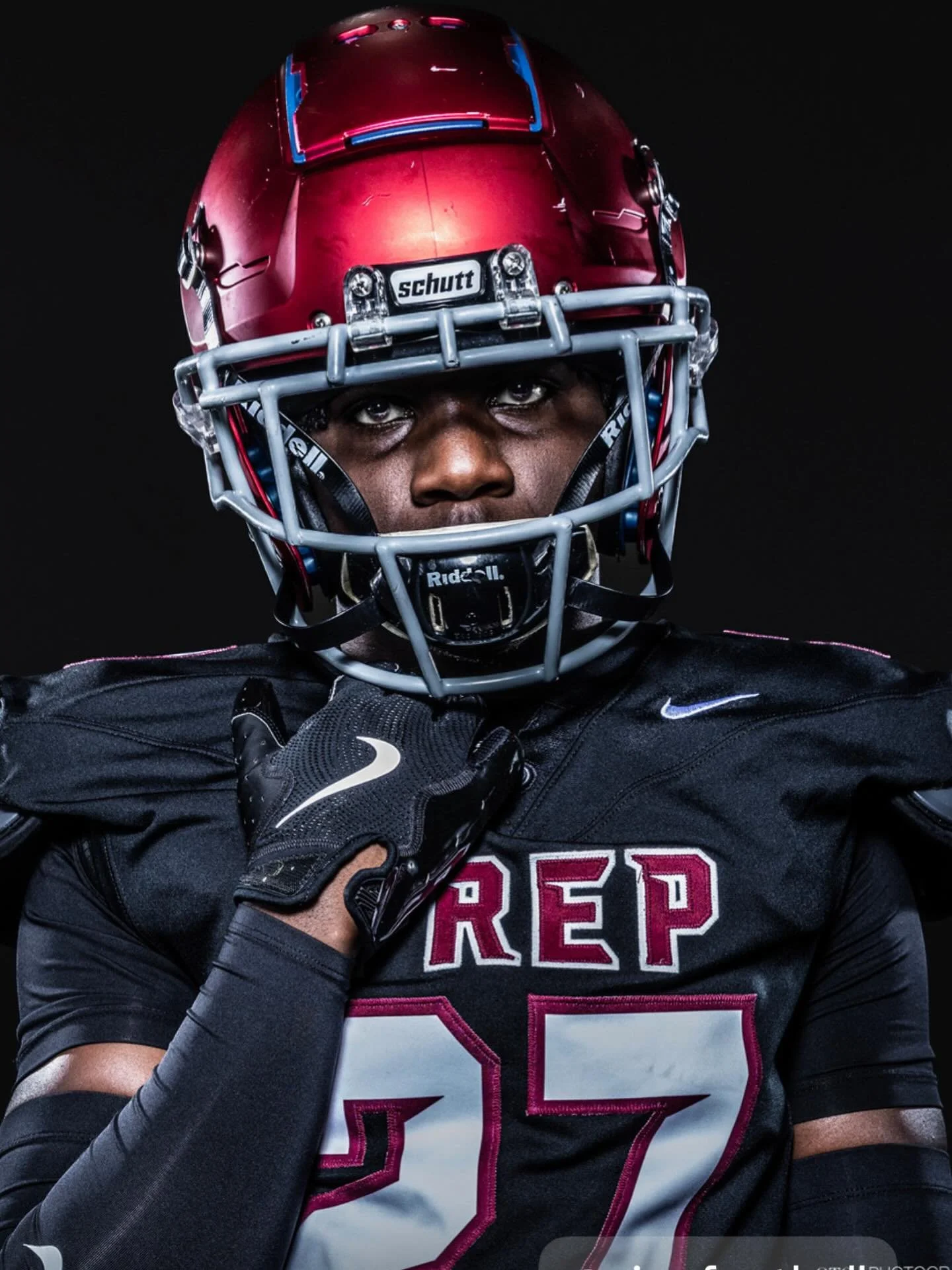 Sport Portraits. Beyond the Ordinary.
Dramatic. Dynamic. Designed for athletes who want more than a basic team photo. 
Book your team today.