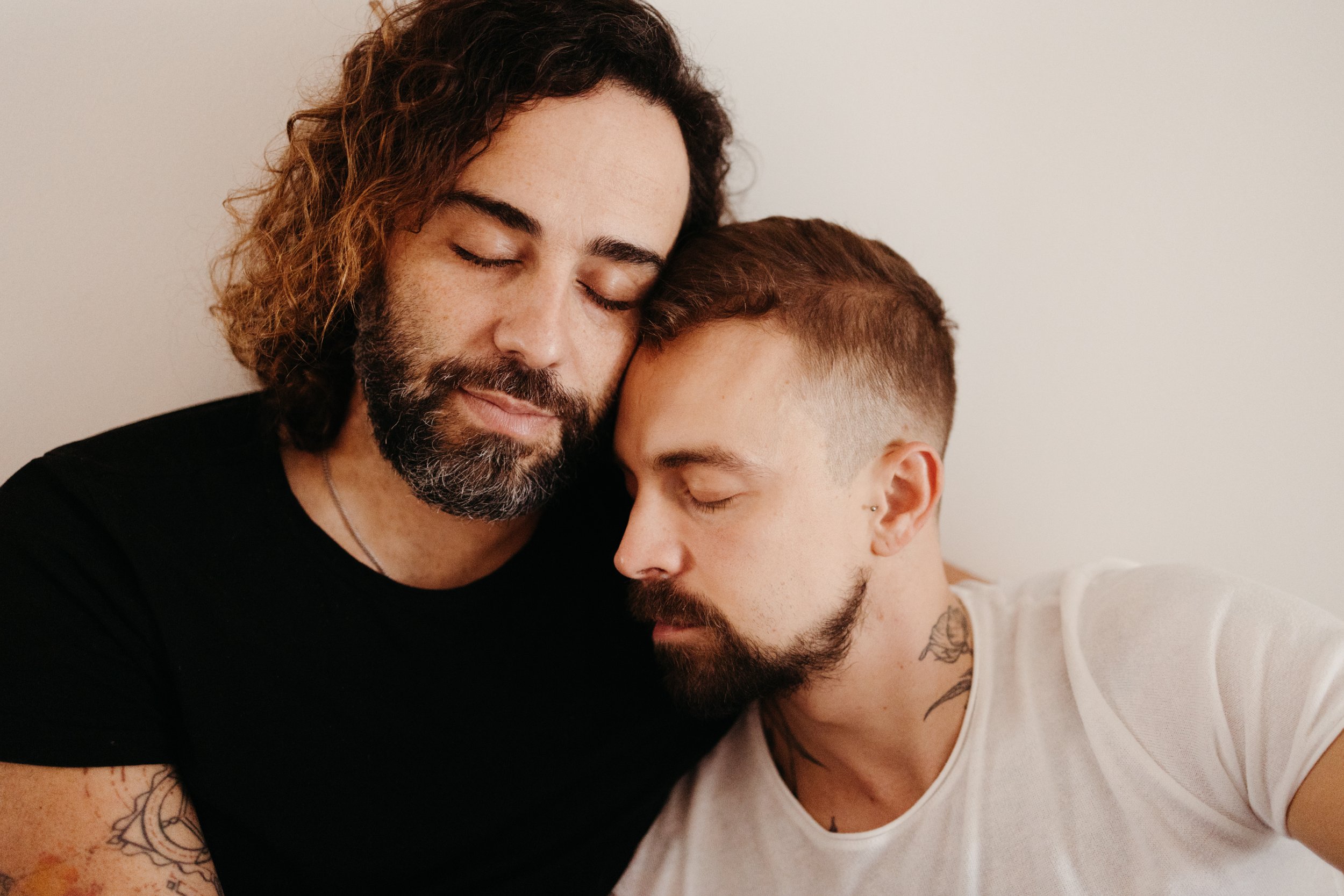 Tania Carvalho LGBTQA+ Intimate Couple Home Photoshoot