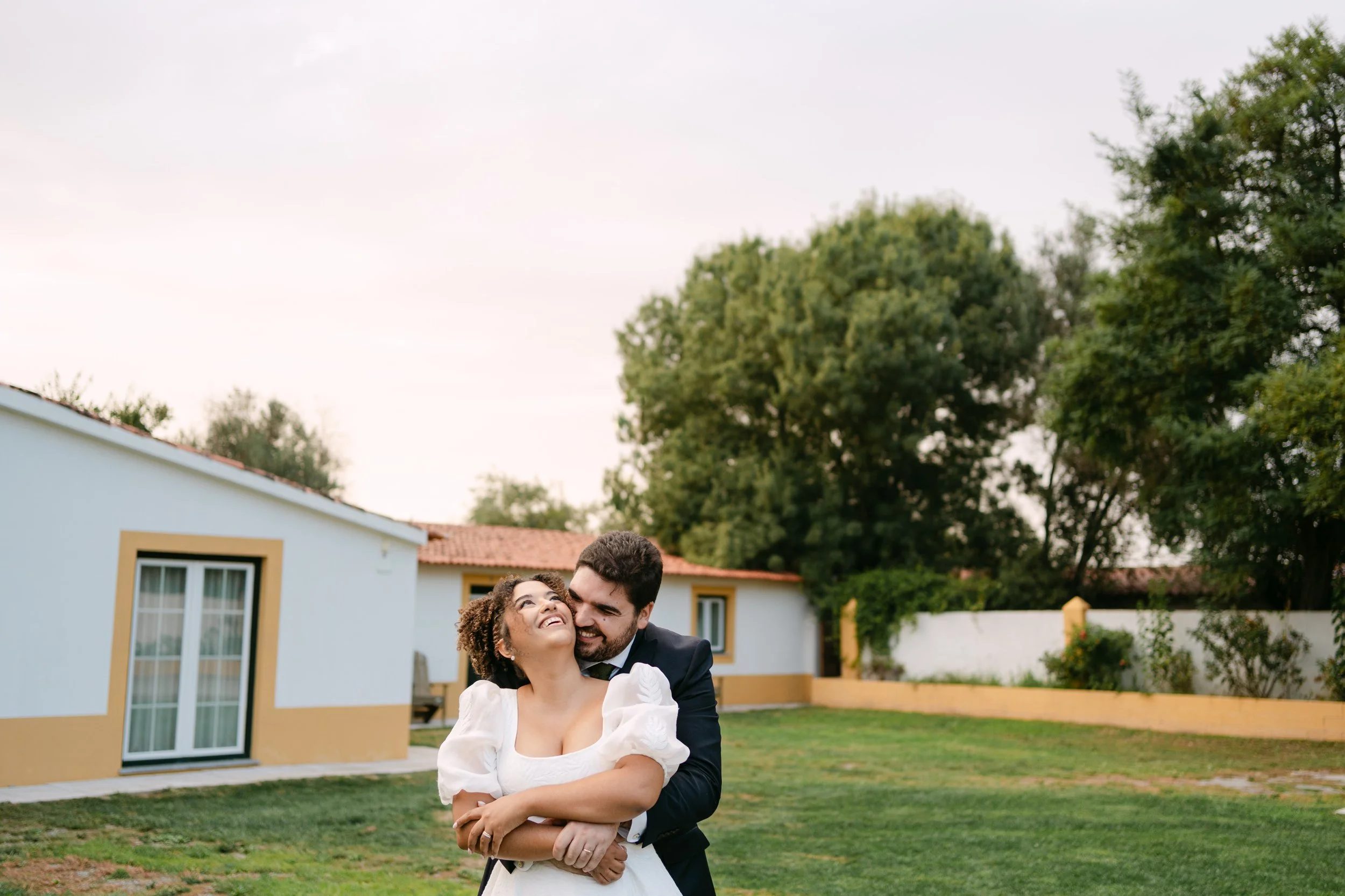 wedding-photographer-portugal-couple-garden-estate