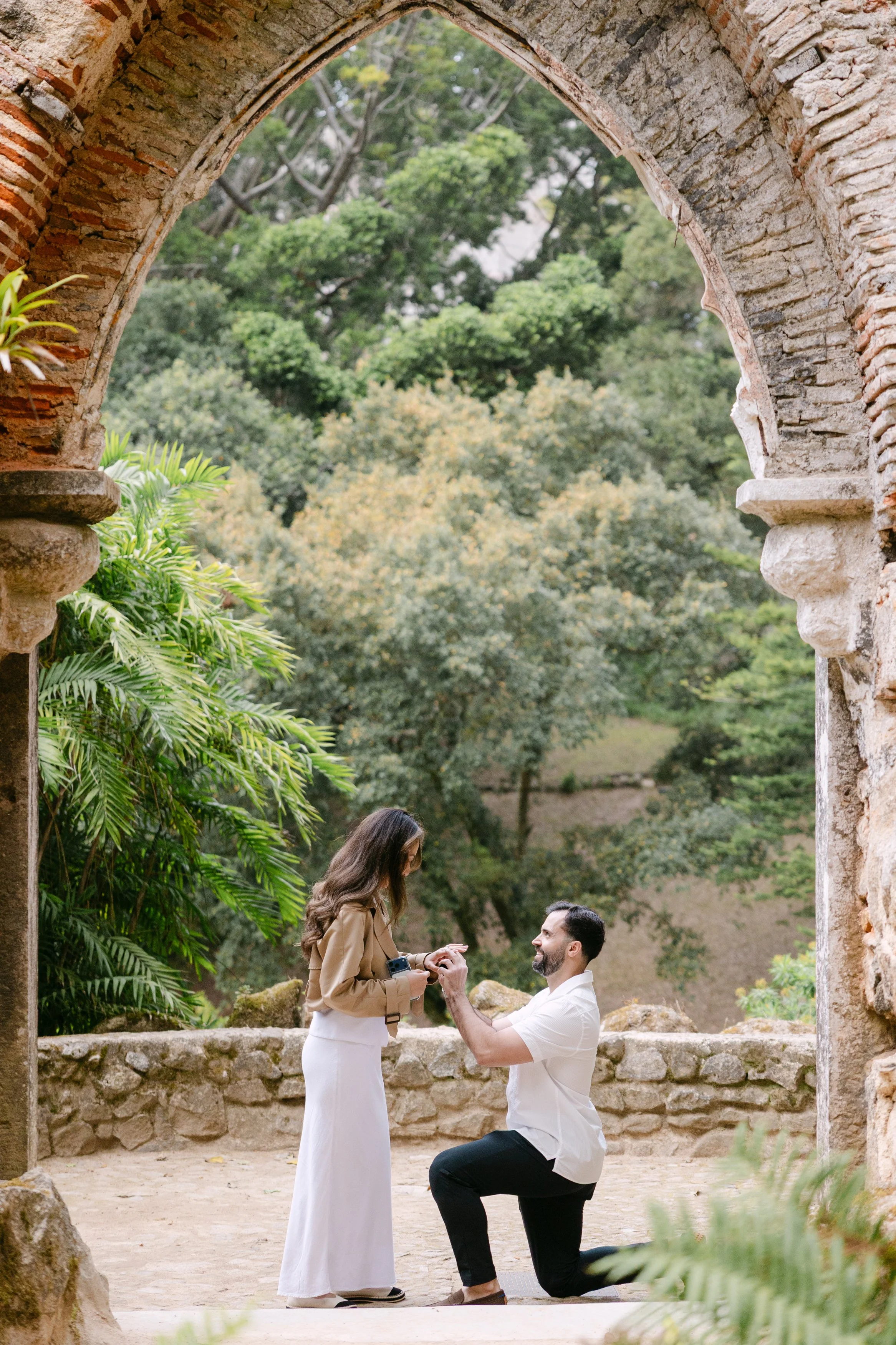 Surprise marriage proposal at Palácio de Monserrate, Sintra  proposal photographer Portugal