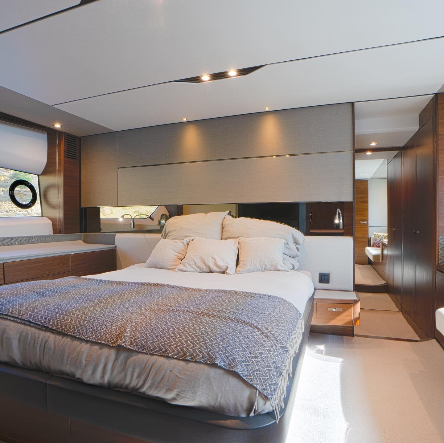 Even with the sleek exterior design, no compromise has been made on the interior of this #princessyachts S65. 

#yachtbroker #yacht #yachting #yachtlife #britishbuilt #forsale #yachtforsale #puertoportals #portalsport #mallorca #yachtlife #yachtdesig