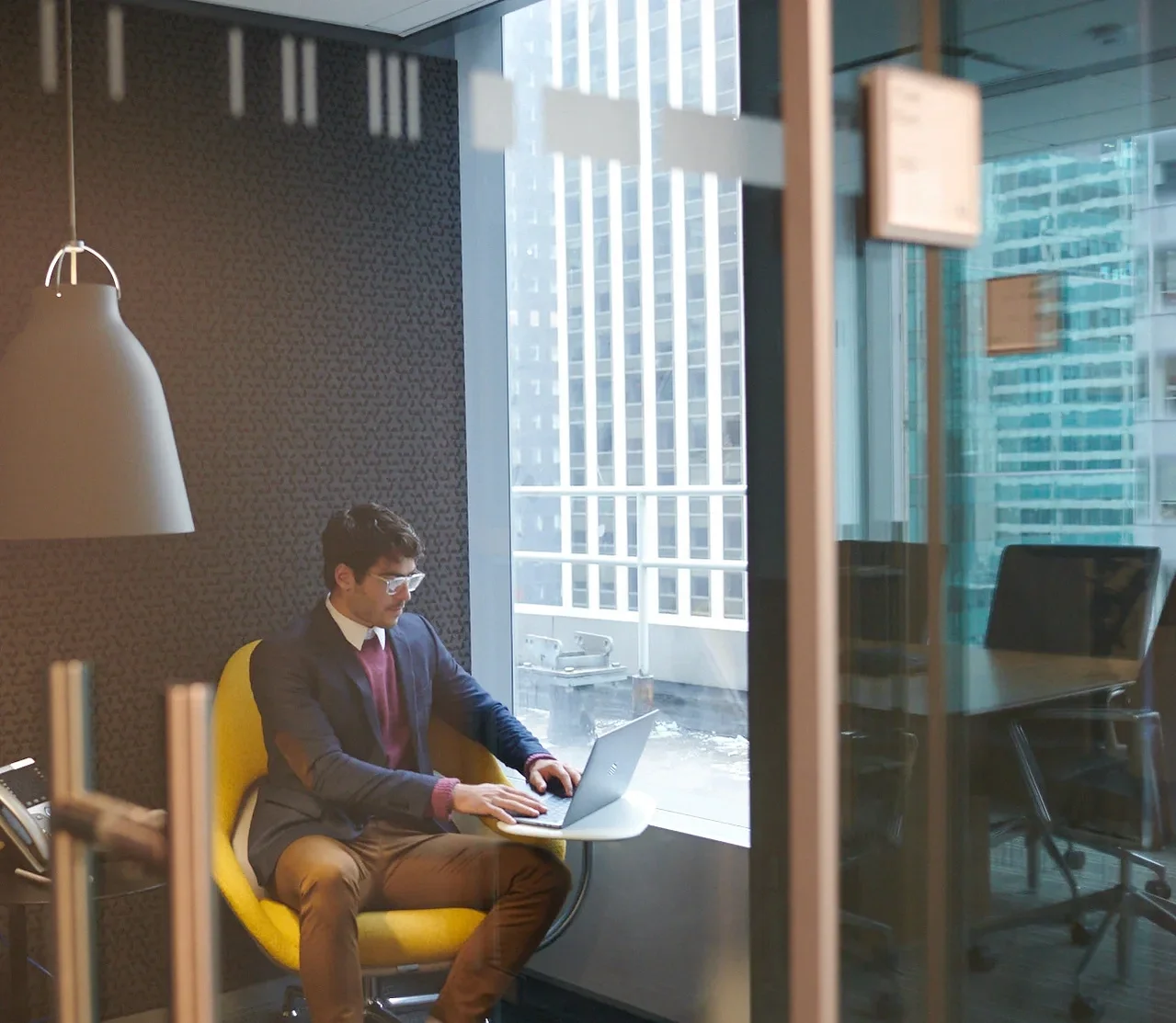 Aoife_Piggott_Andrew_Steinman_151 Time Square_lifestyle_6.webp