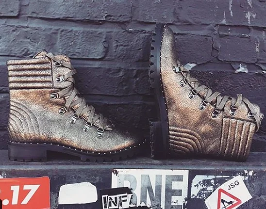 Aoife_Piggott_Steve Madden_Prop styling_1.webp