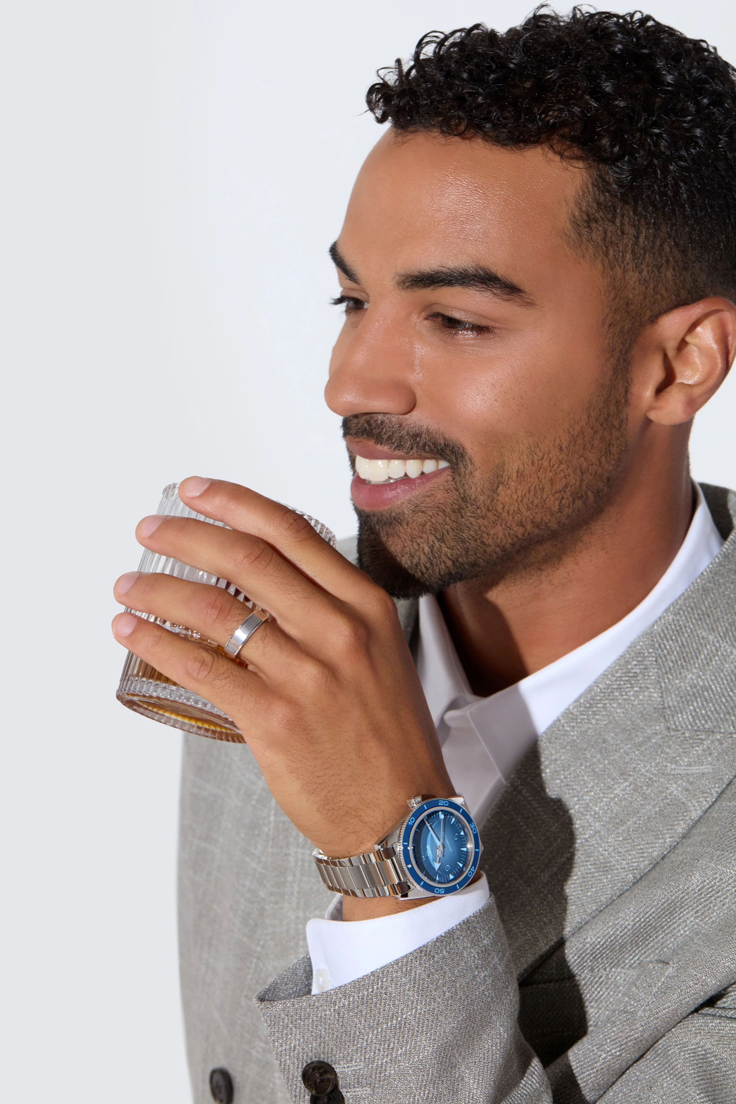 08_13 Diamonds Direct on model 22739.jpg