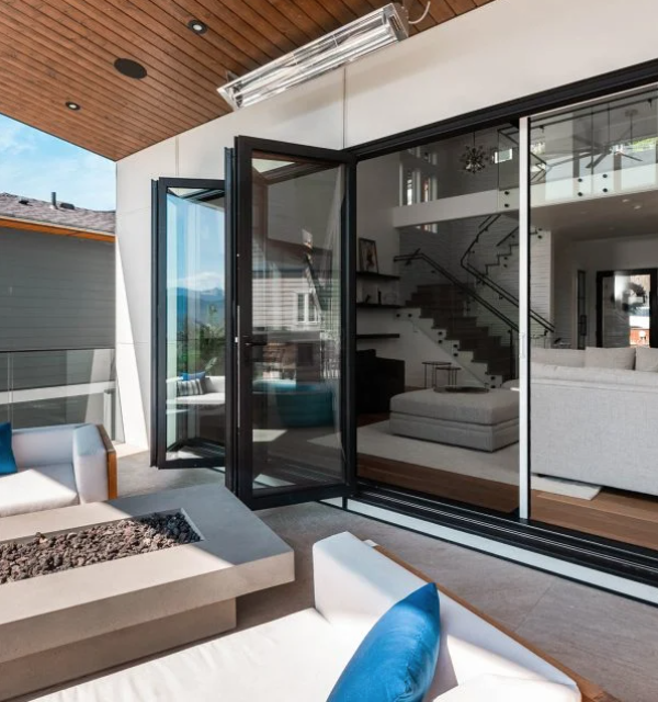 Photo of retractable screen with solar mesh.