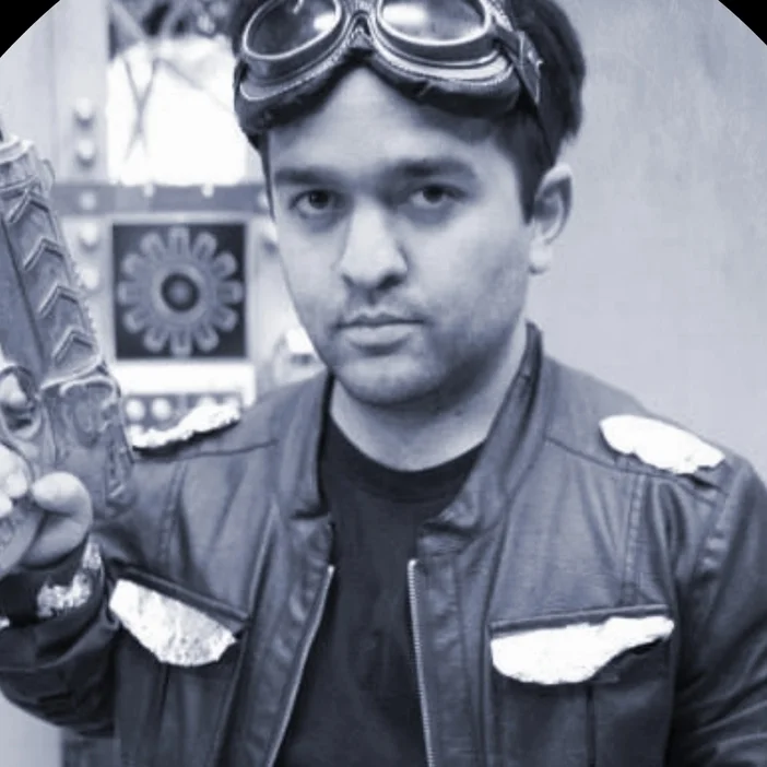 Daniel Szczuka- Performer & Designer