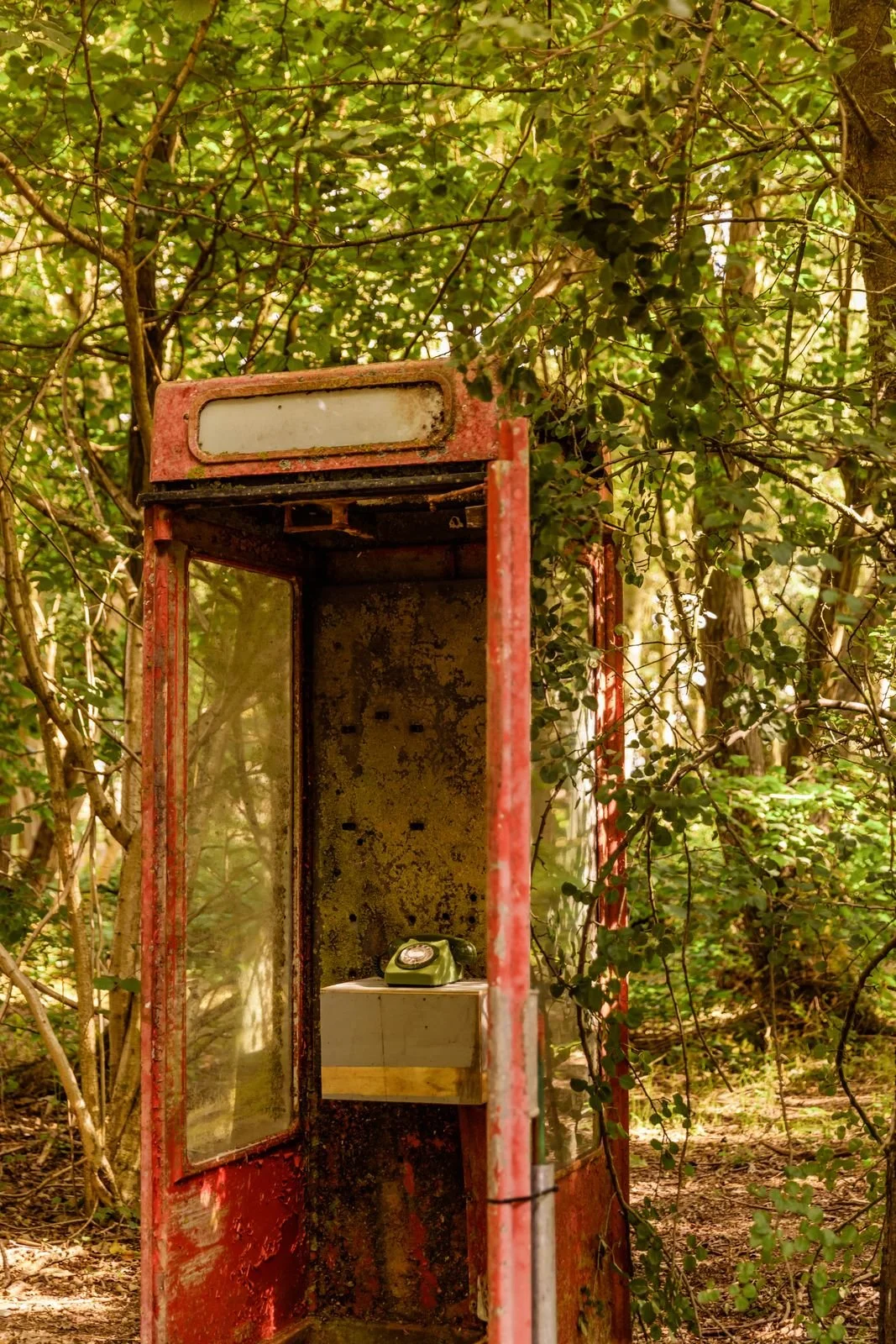 LV19 Phonebox 5.jpeg
