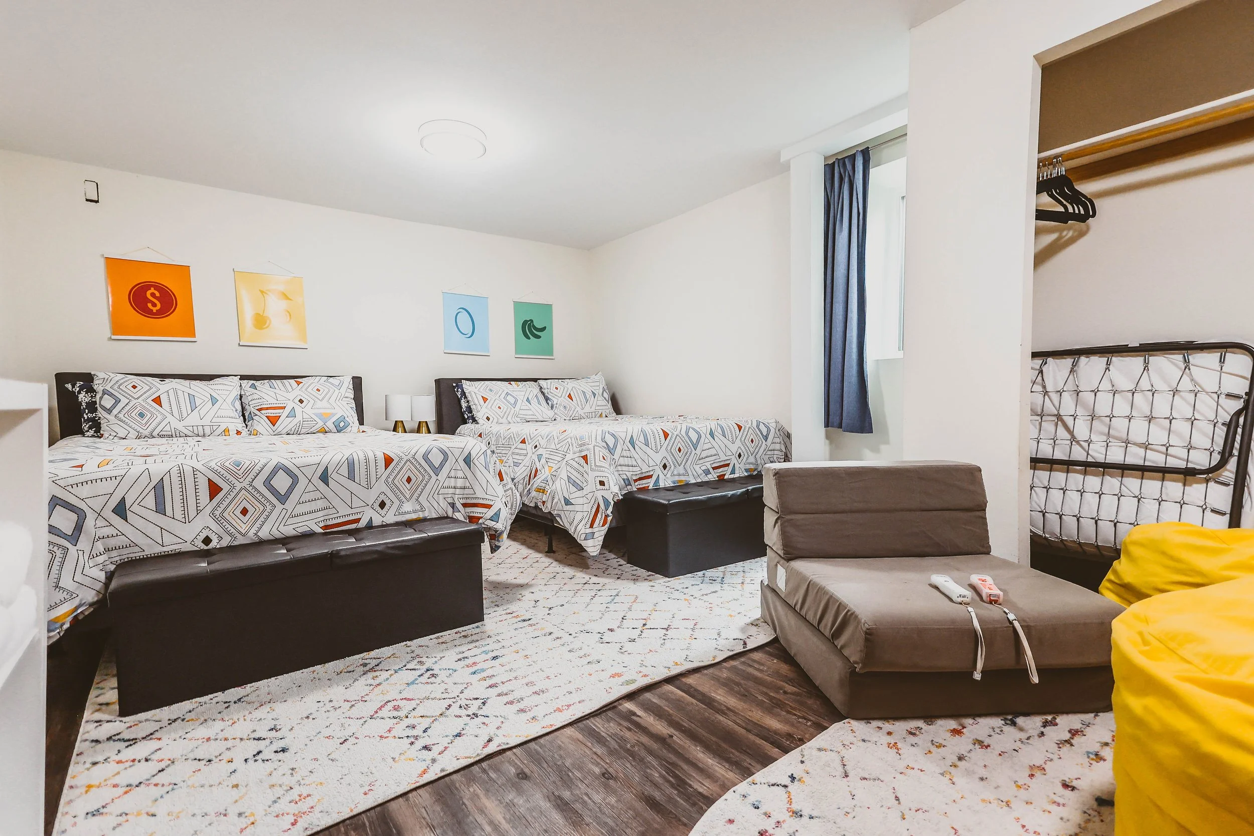 Basement Bedroom - 2 Queen Beds