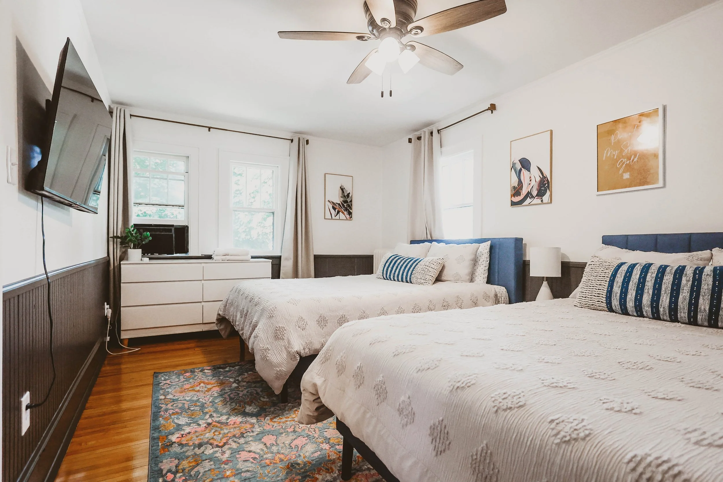 2nd Floor Bedroom - 2 Queen Beds