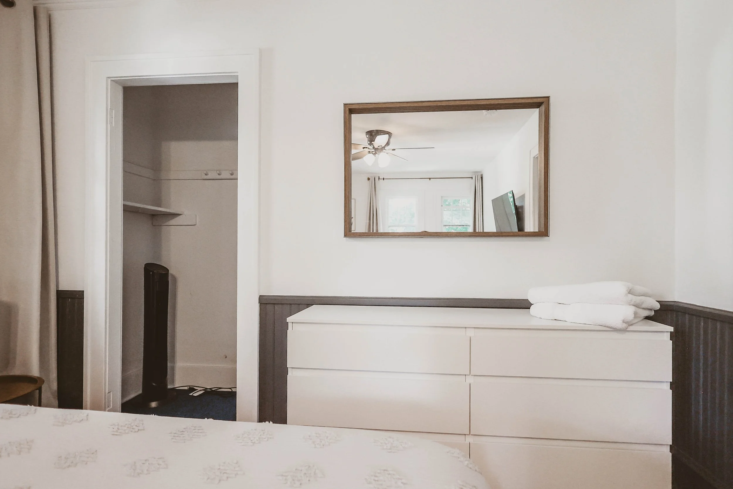 2nd Floor Bedroom - 2 Queen Beds