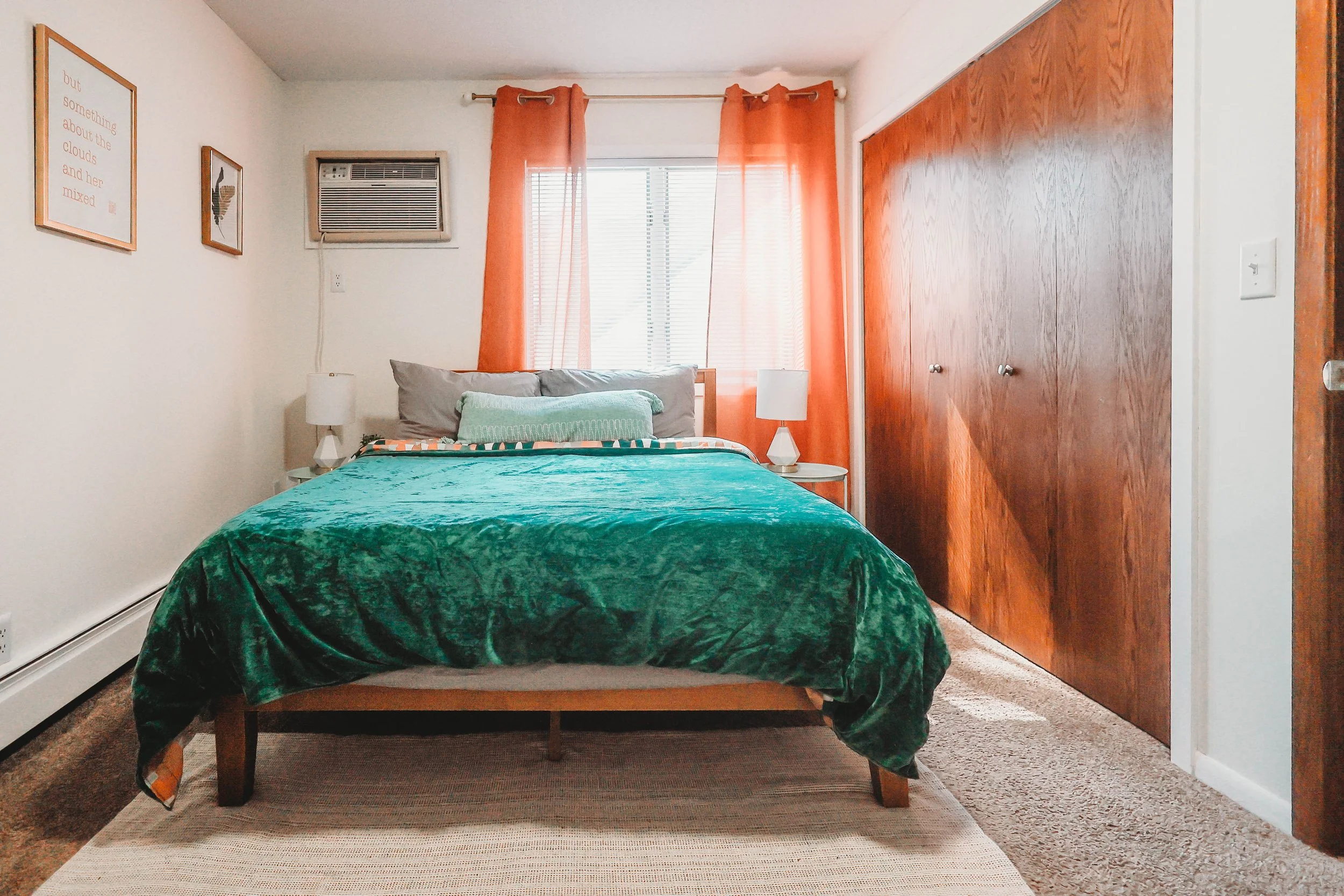 2nd Floor Bedroom - 1 Queen Bed, En Suite