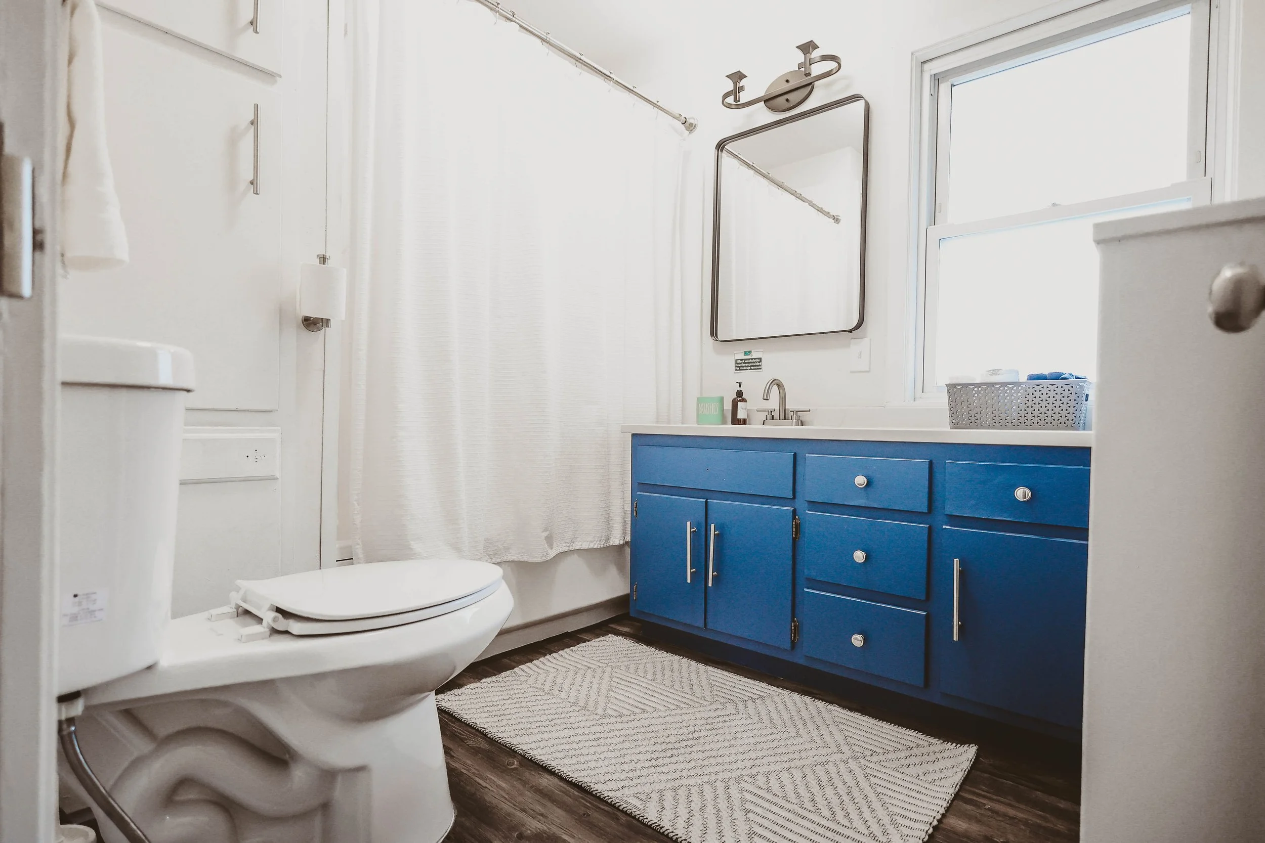 2nd Floor Bathroom - Bathtub