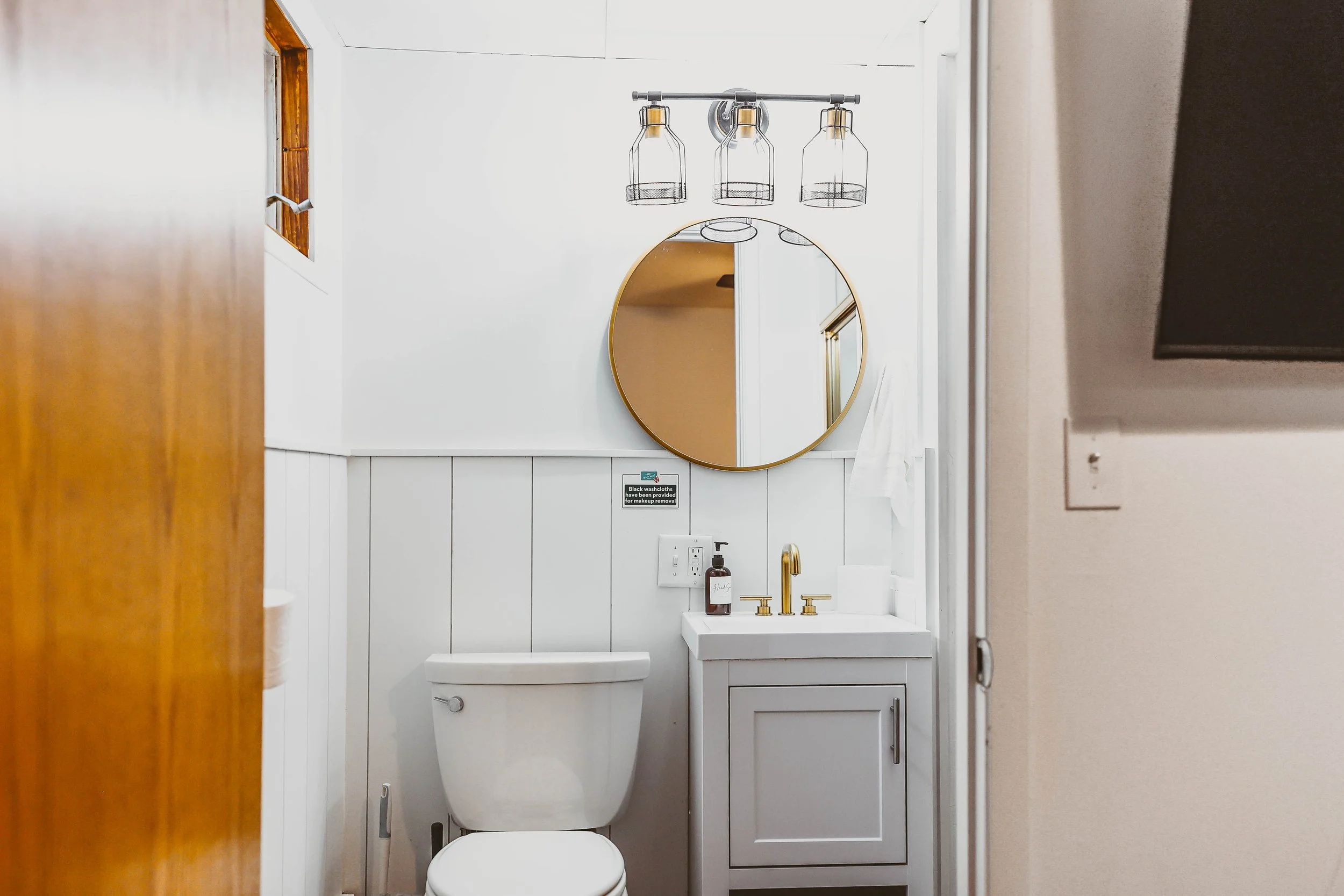 Main Floor Bathroom, En Suite - Shower Stall