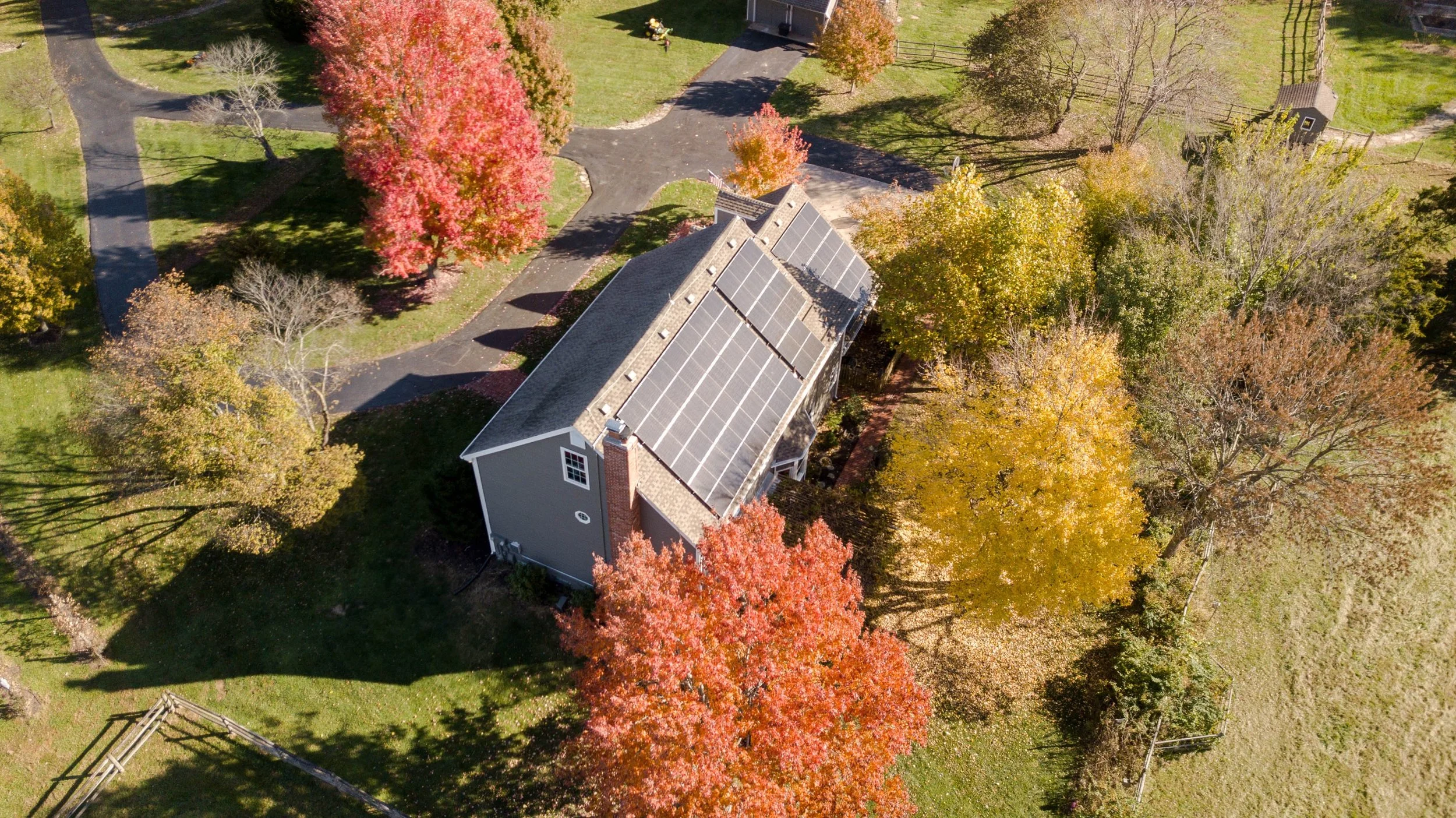When fall comes around we can&rsquo;t help but think of this Stilwell beauty we completed in Fall 2021. 

Stunning property, fall colors and happy clients. Can&rsquo;t beat that!