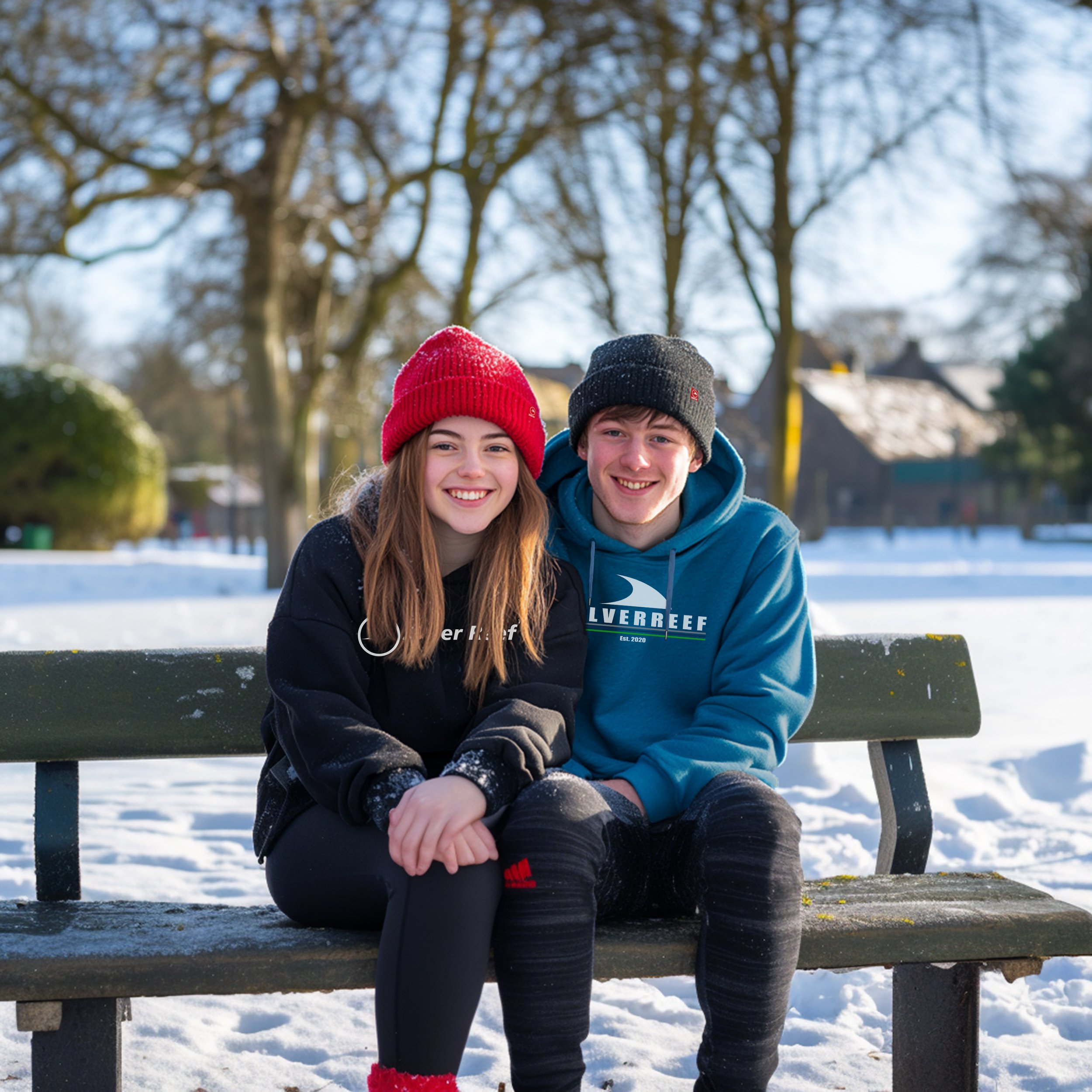 busy_mango_49315_photo_of_of_a_young_woman_AND_YOUNG_MAN_holdin_33698673-5ebd-47db-959f-8e443a28d6c9.jpg