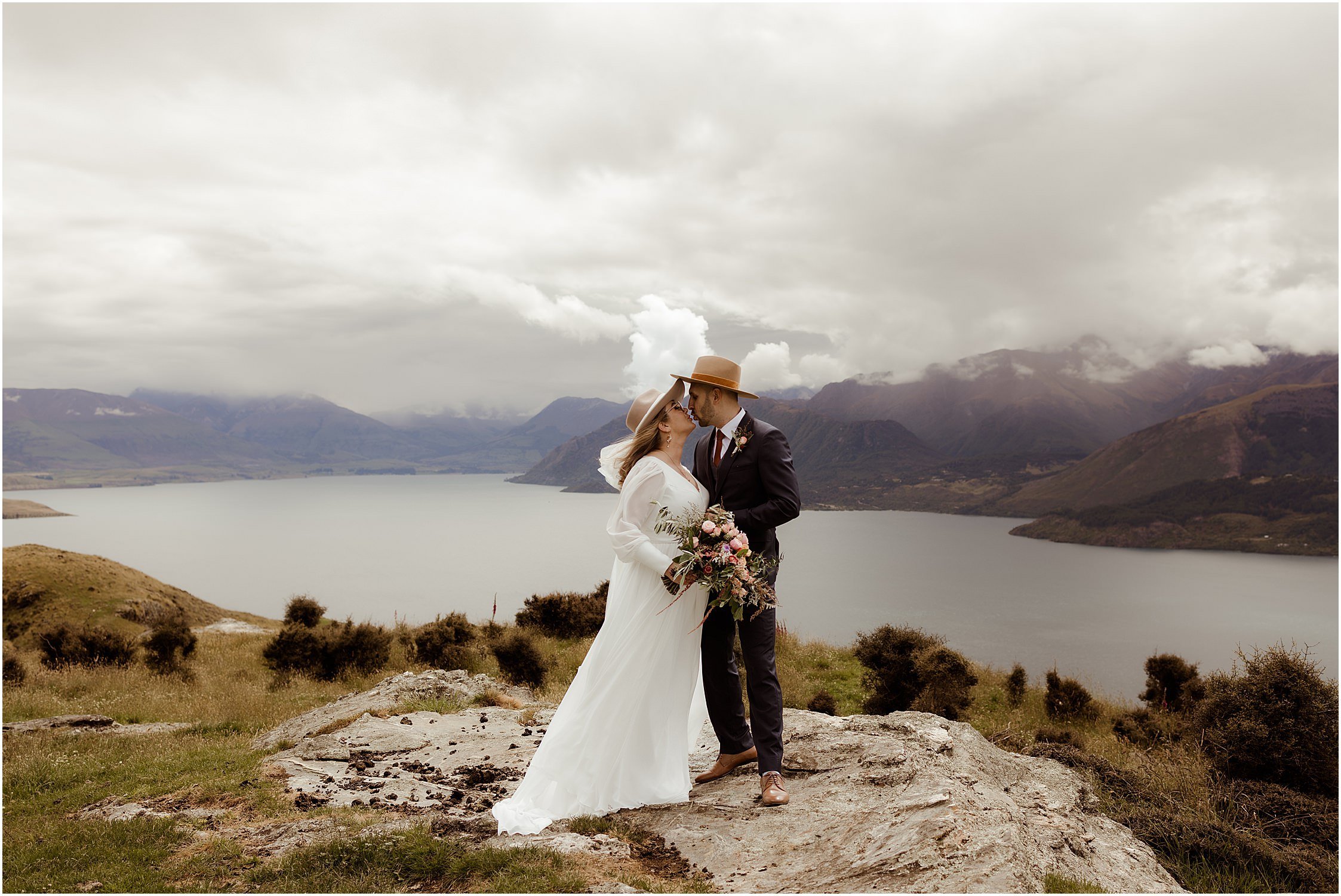 Zanda+Auckland+wedding+photographer+New+ZealandQueenstown+helicopter+elopement_0255.jpg